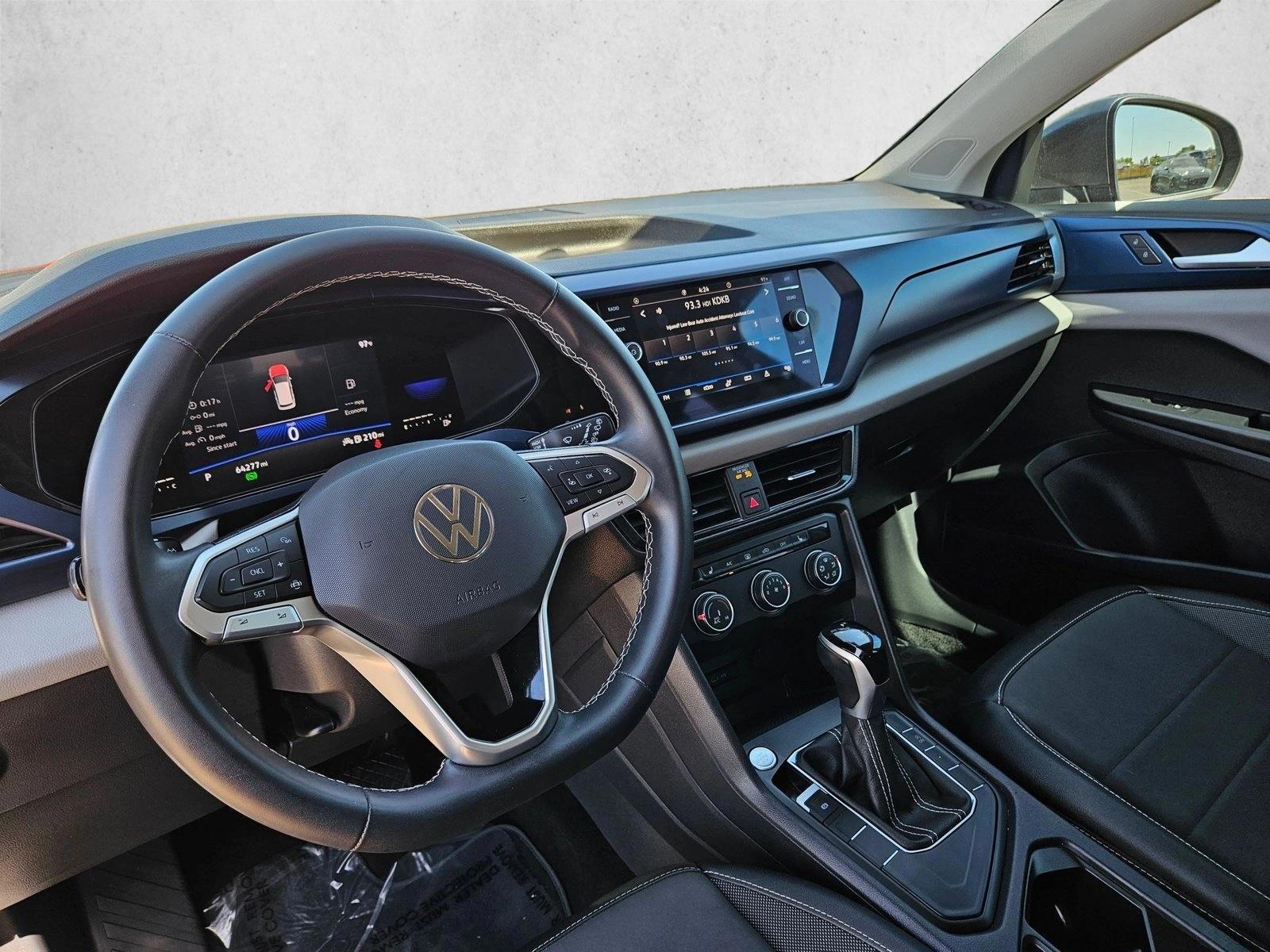 Thumbnail: 2022 Volkswagen Taos - 3