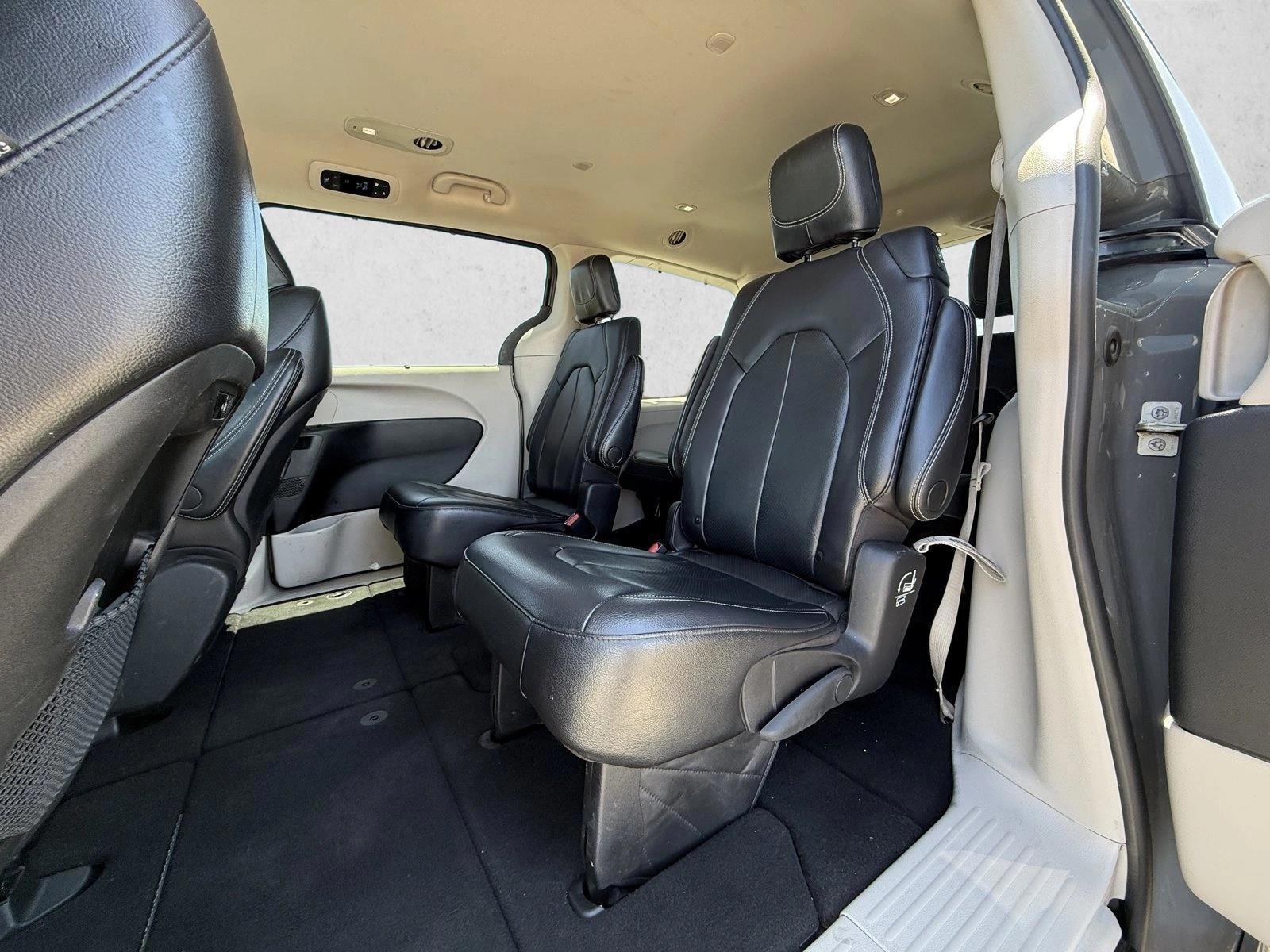 2022 Chrysler Pacifica Touring L - Photo 21