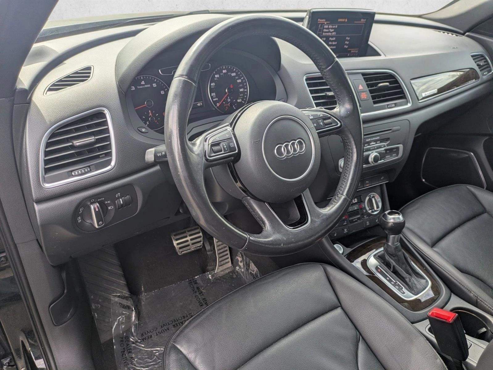 Thumbnail: 2015 Audi Q3 - 3