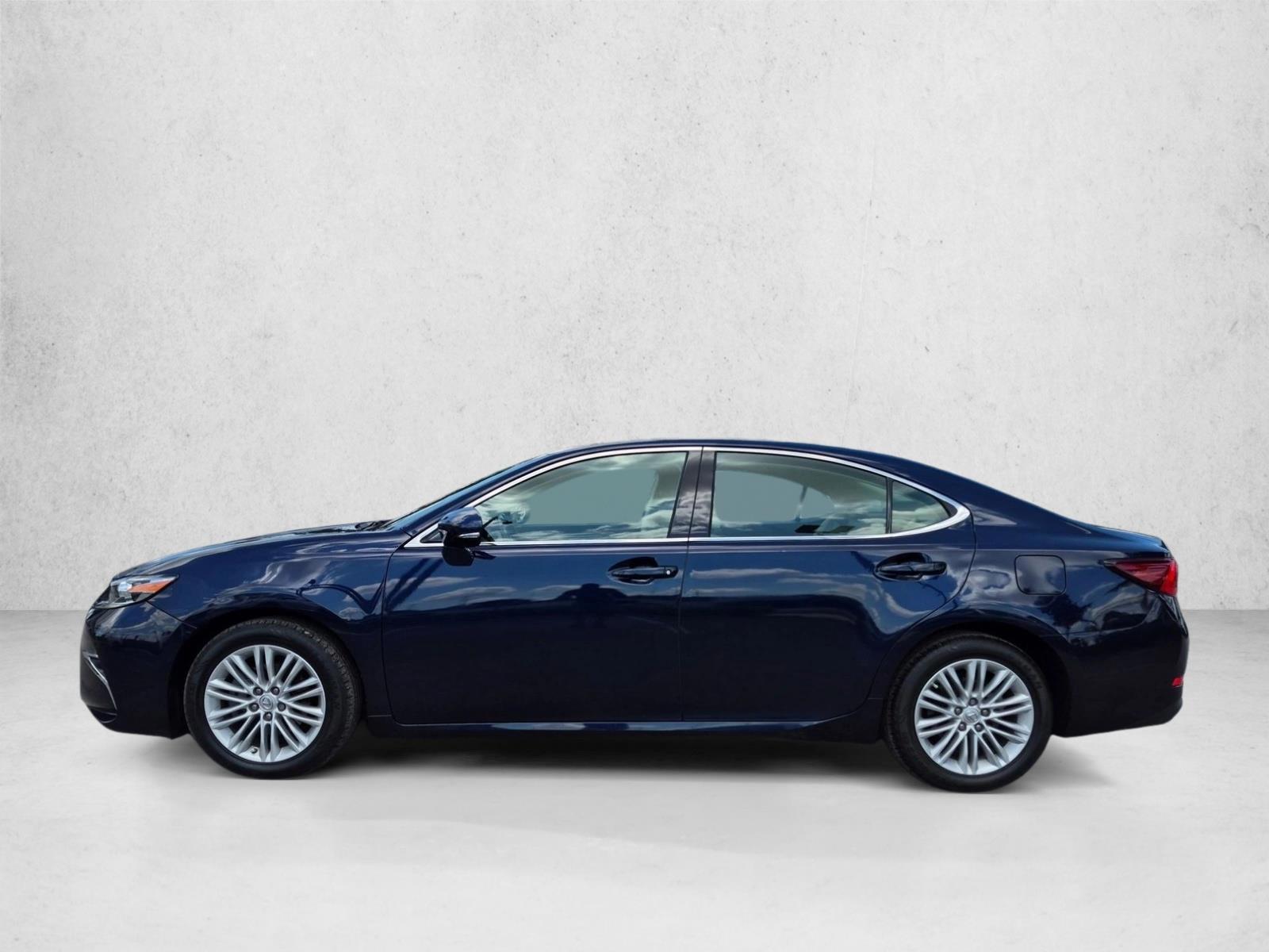 Thumbnail: 2017 Lexus ES - 2