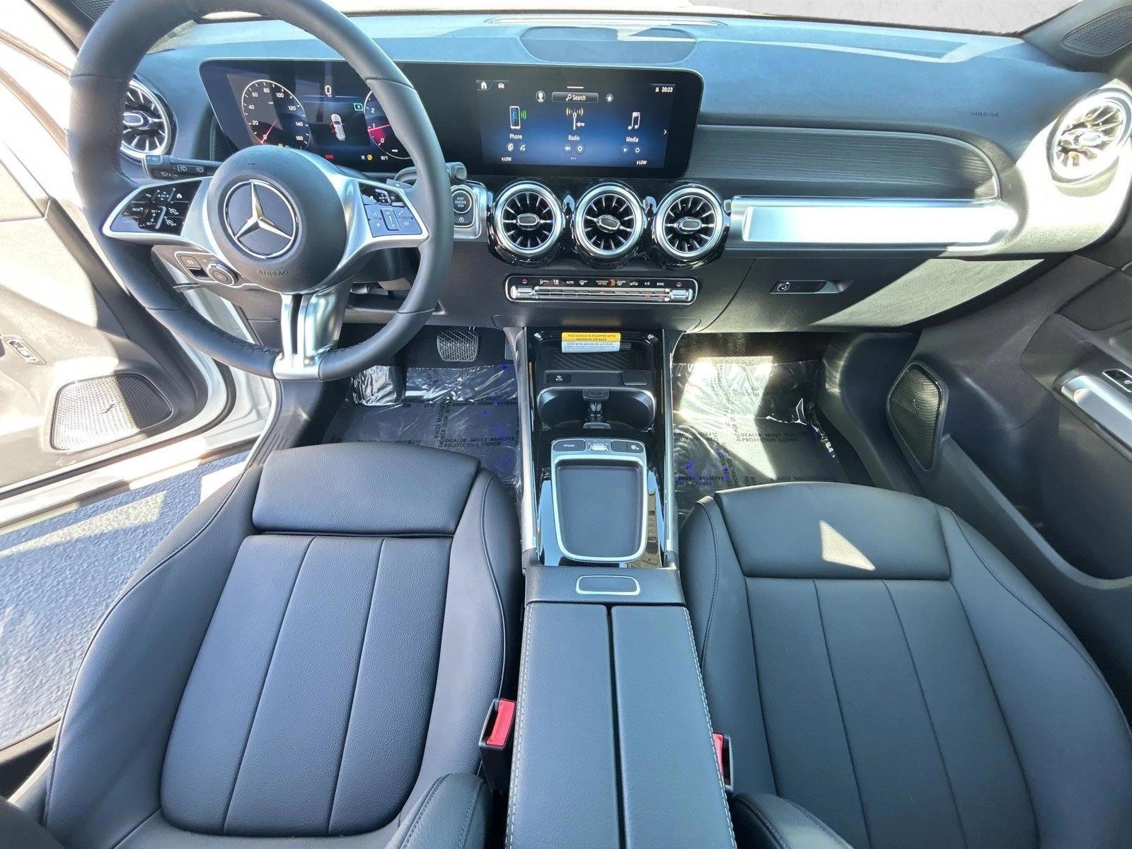Thumbnail: 2026 Mercedes-Benz GLB - 3