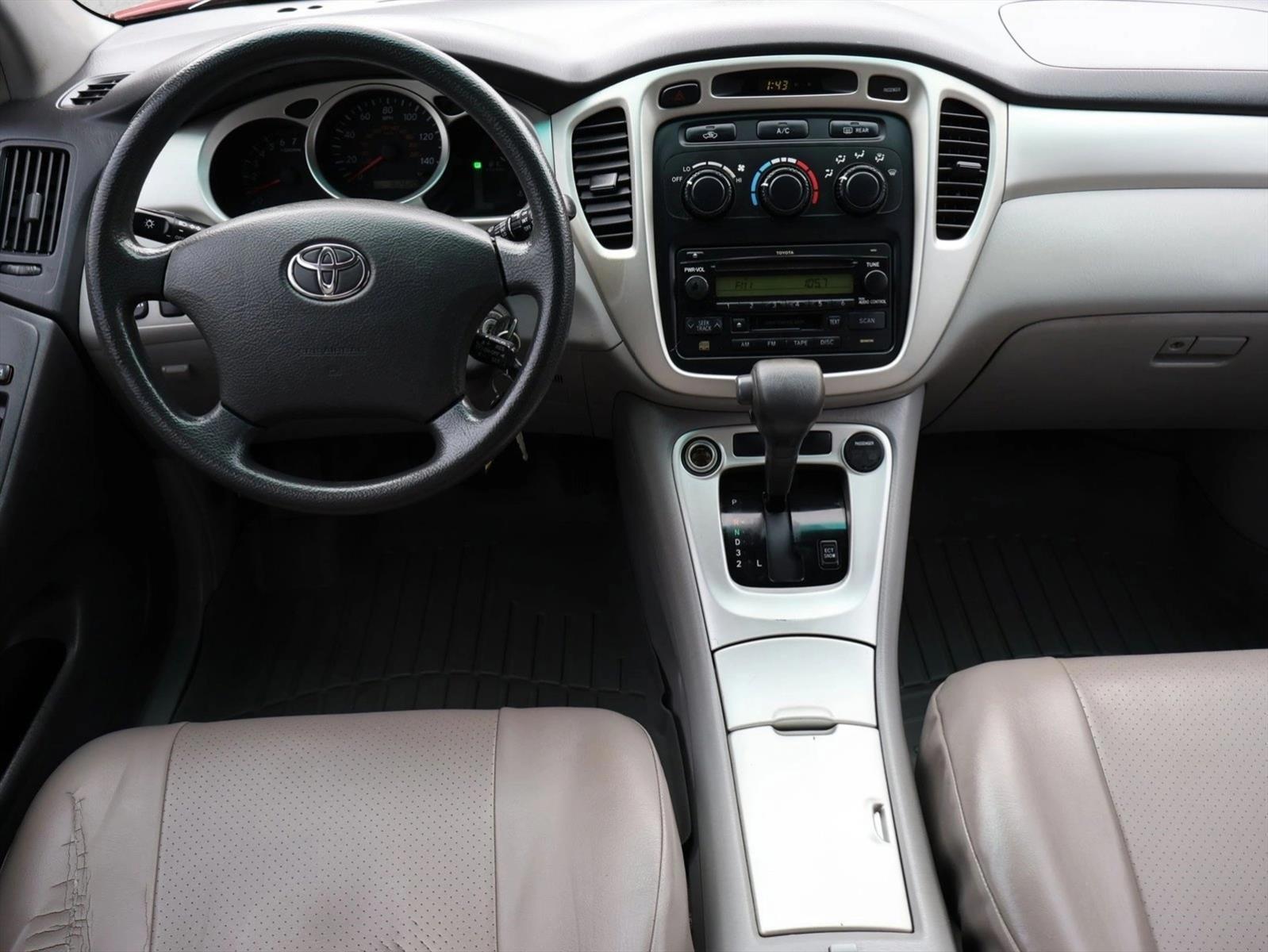 Thumbnail: 2004 Toyota Highlander - 4