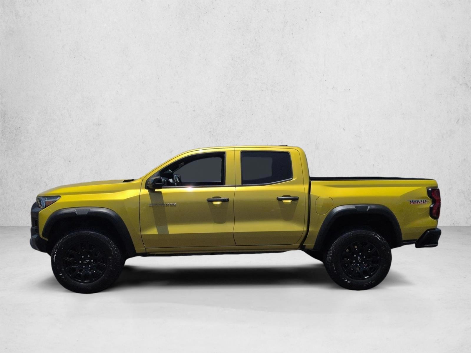 Thumbnail: 2023 Chevrolet Colorado - 3