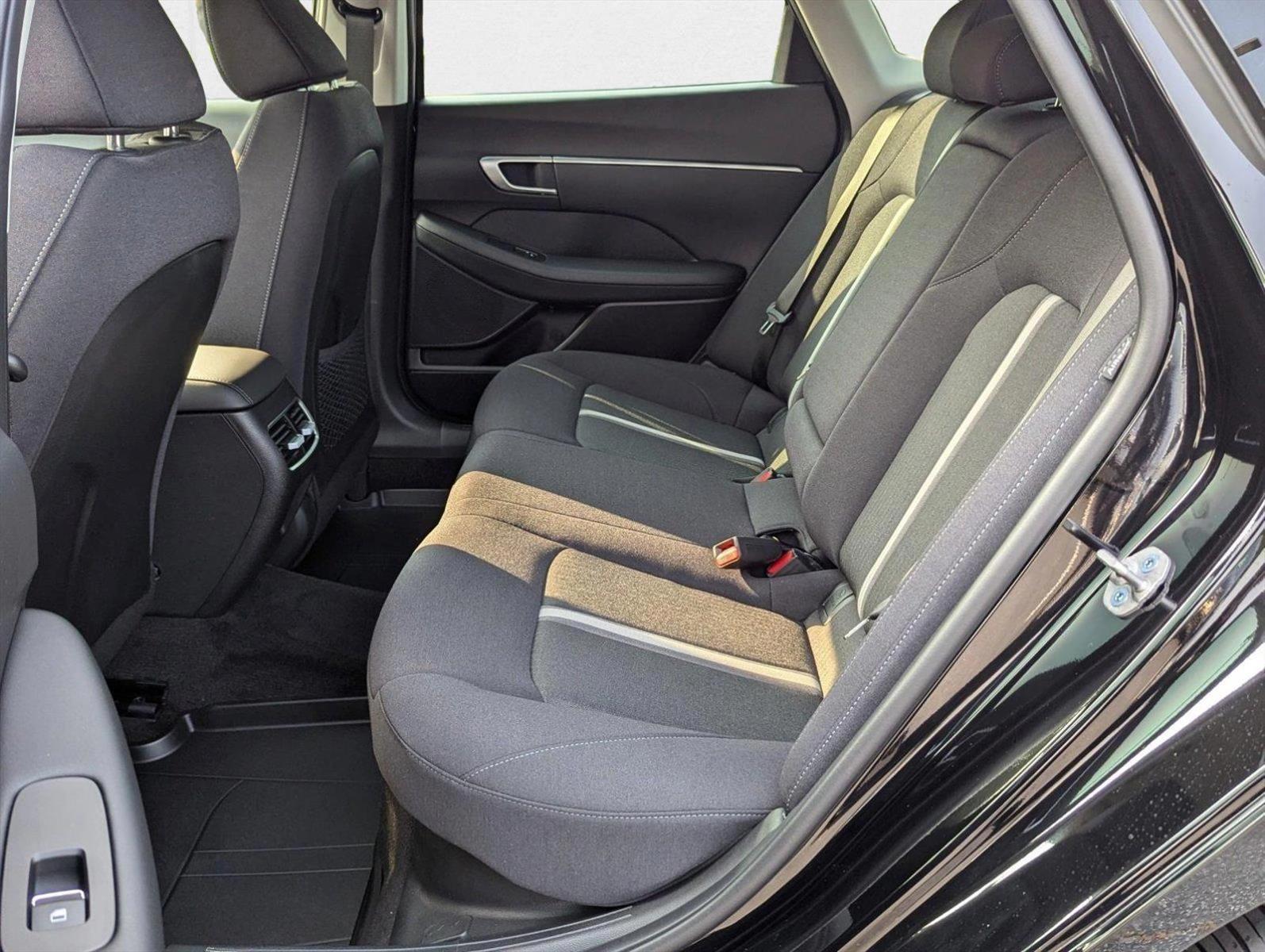 2025 Hyundai Sonata Hybrid SEL - Photo 14