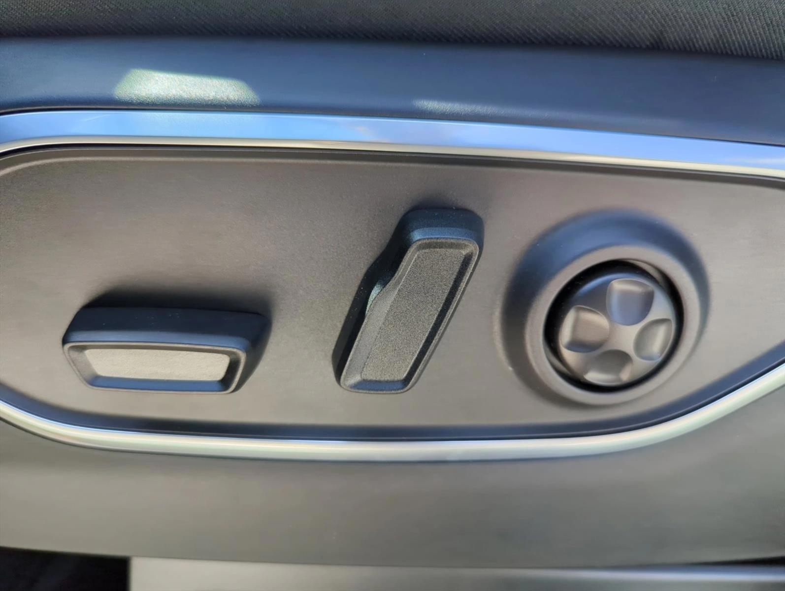 Thumbnail: 2026 Jeep Grand Wagoneer - 4