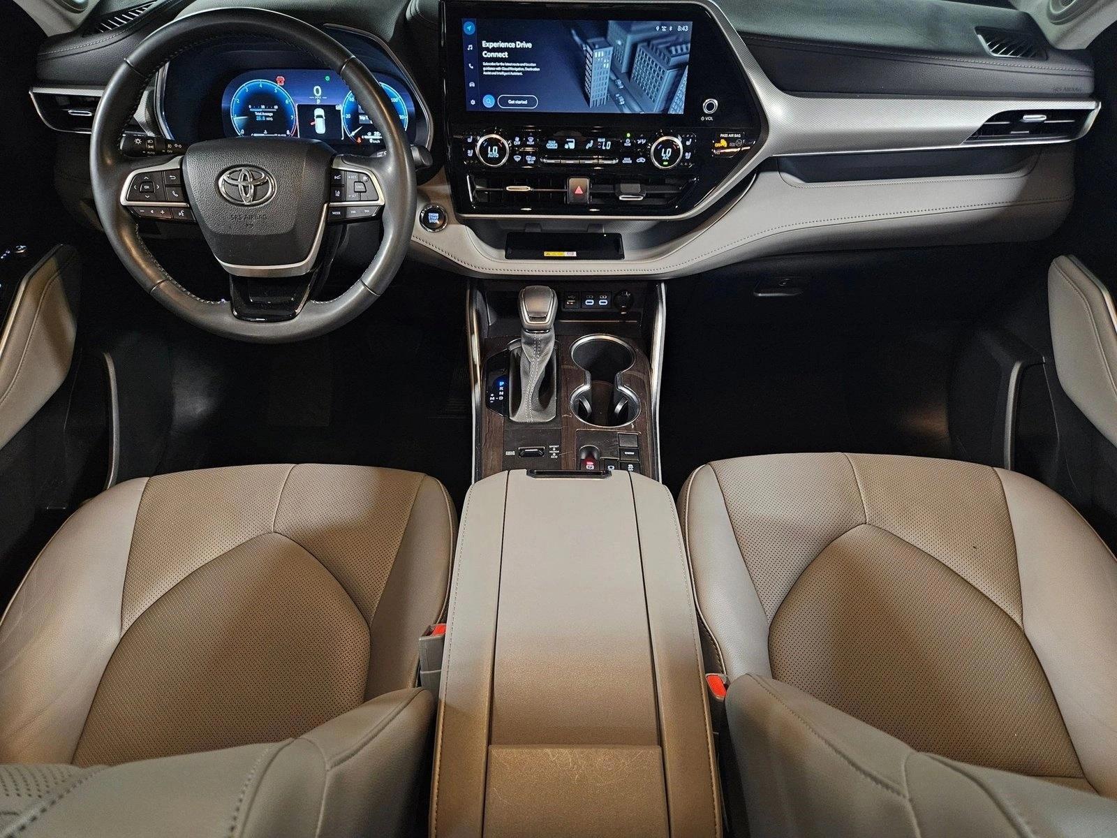 Thumbnail: 2023 Toyota Highlander - 3