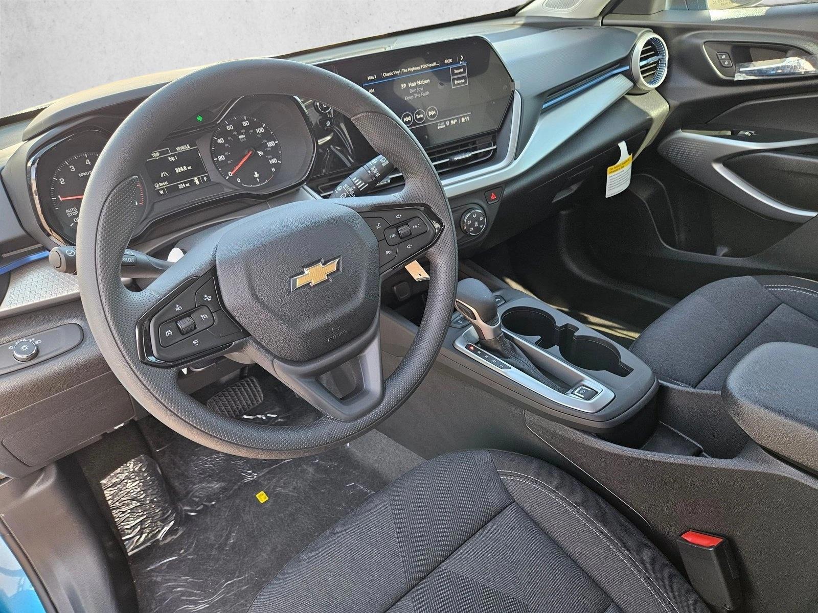 Thumbnail: 2026 Chevrolet Trax - 3