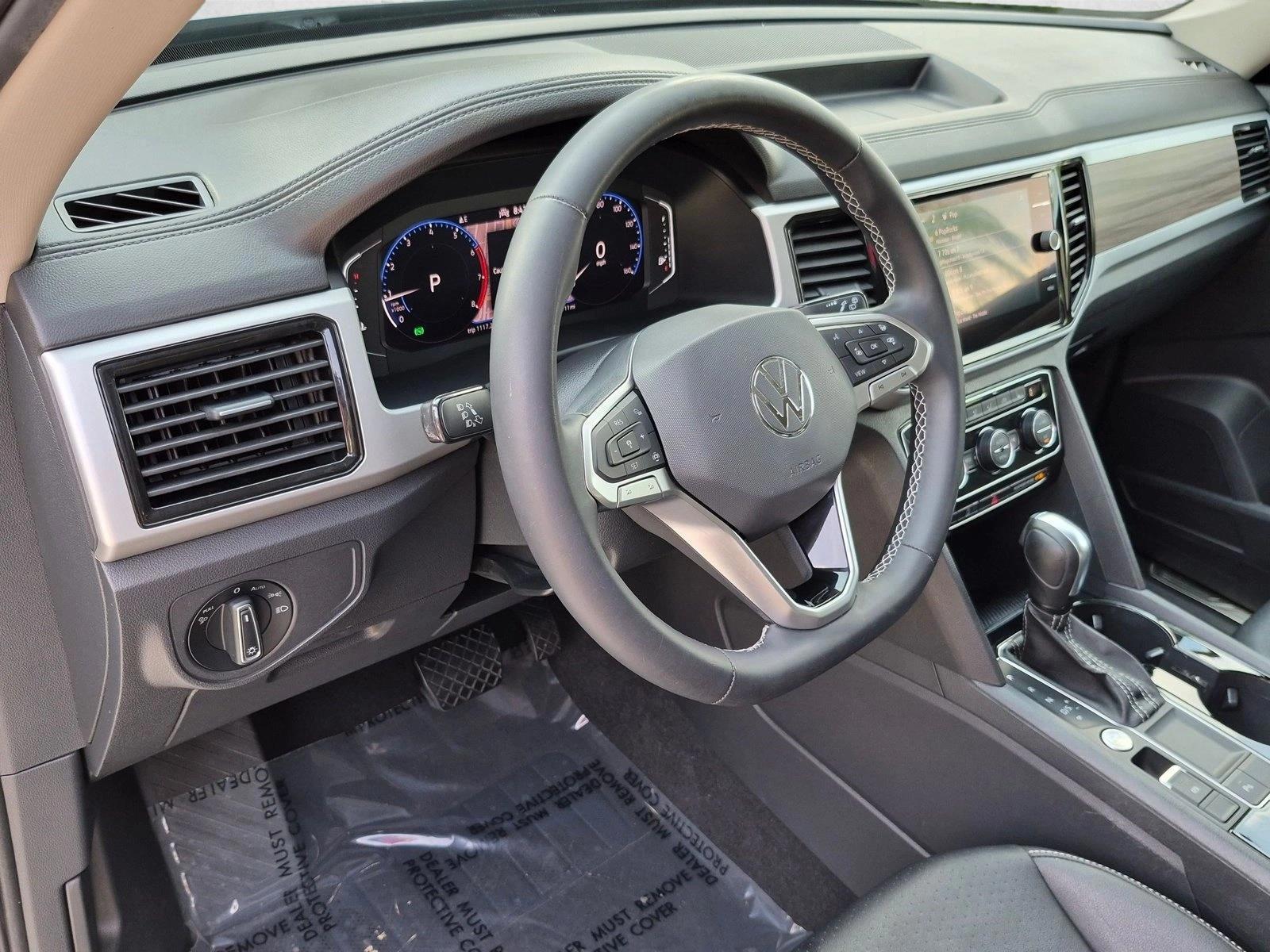 Thumbnail: 2021 Volkswagen Atlas - 3