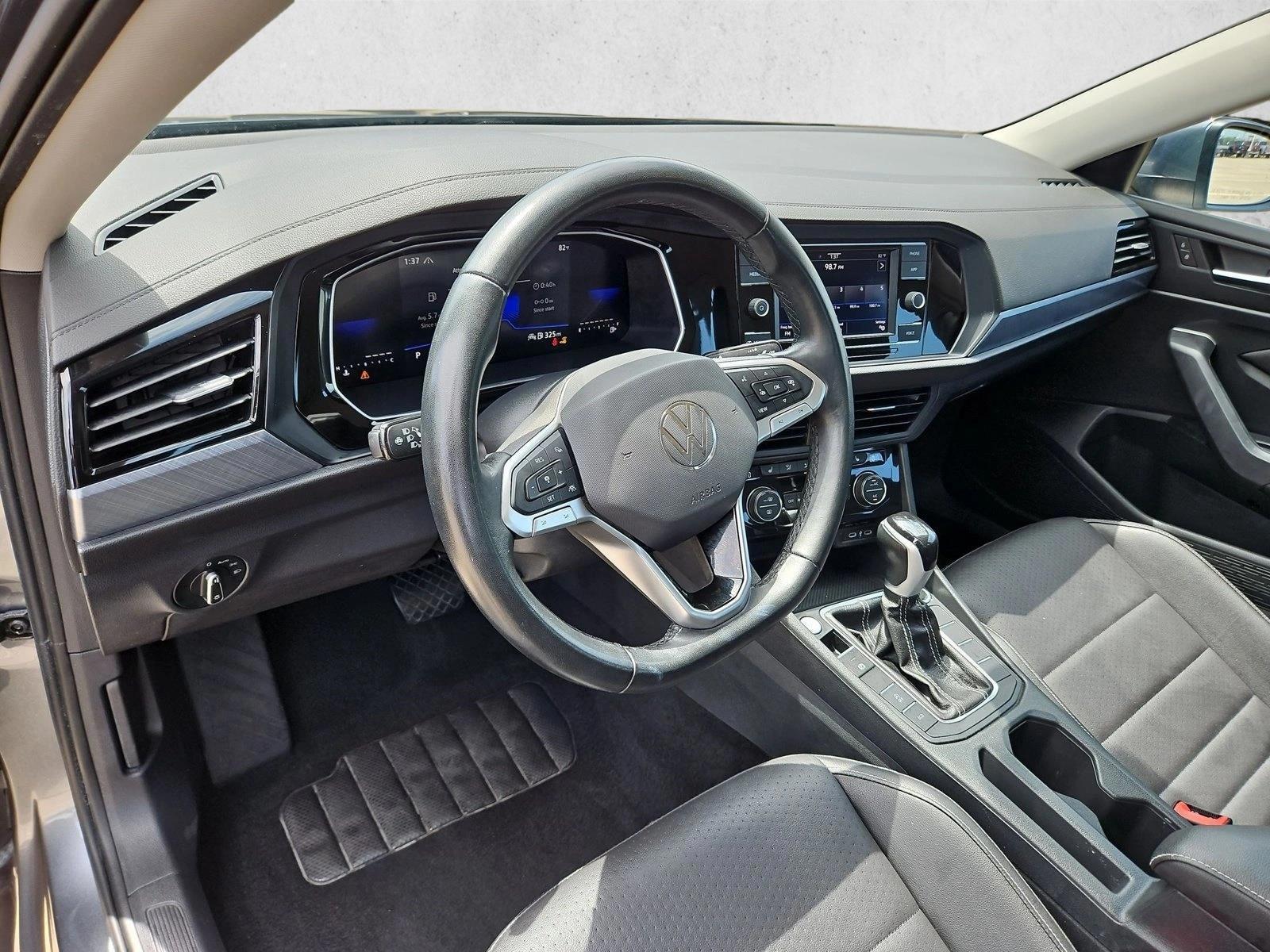 Thumbnail: 2024 Volkswagen Jetta - 3
