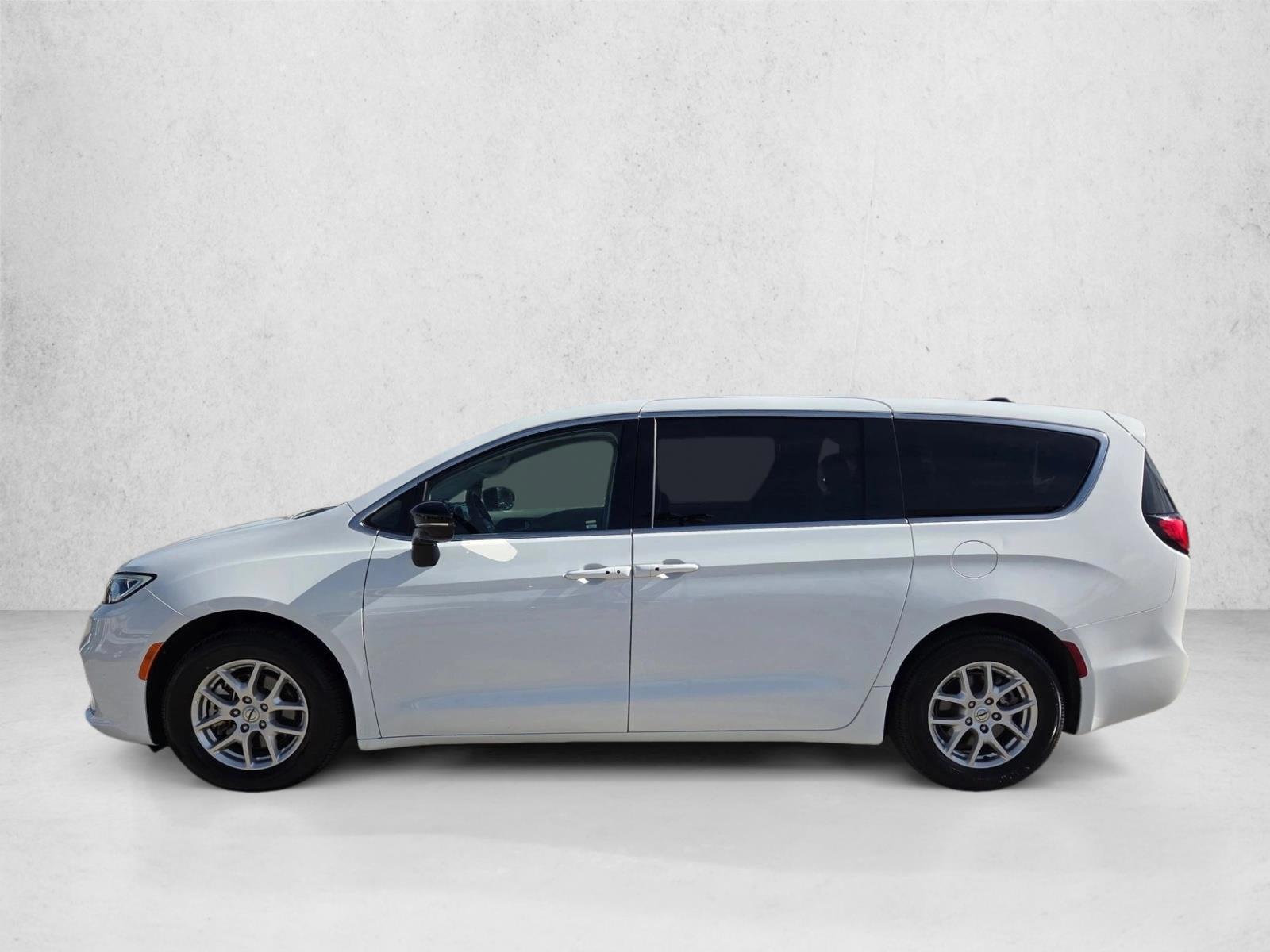 Thumbnail: 2024 Chrysler Pacifica - 2