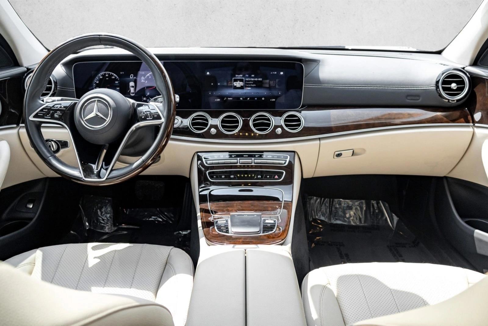 Thumbnail: 2022 Mercedes-Benz E-Class - 4
