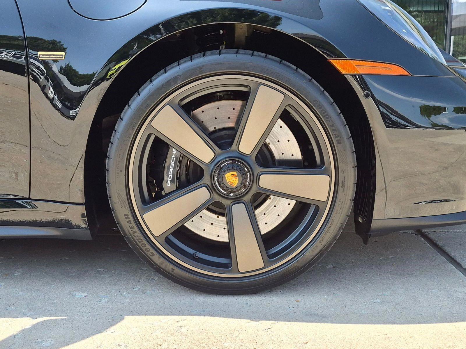 2026 Porsche 911 GTS - Photo 27