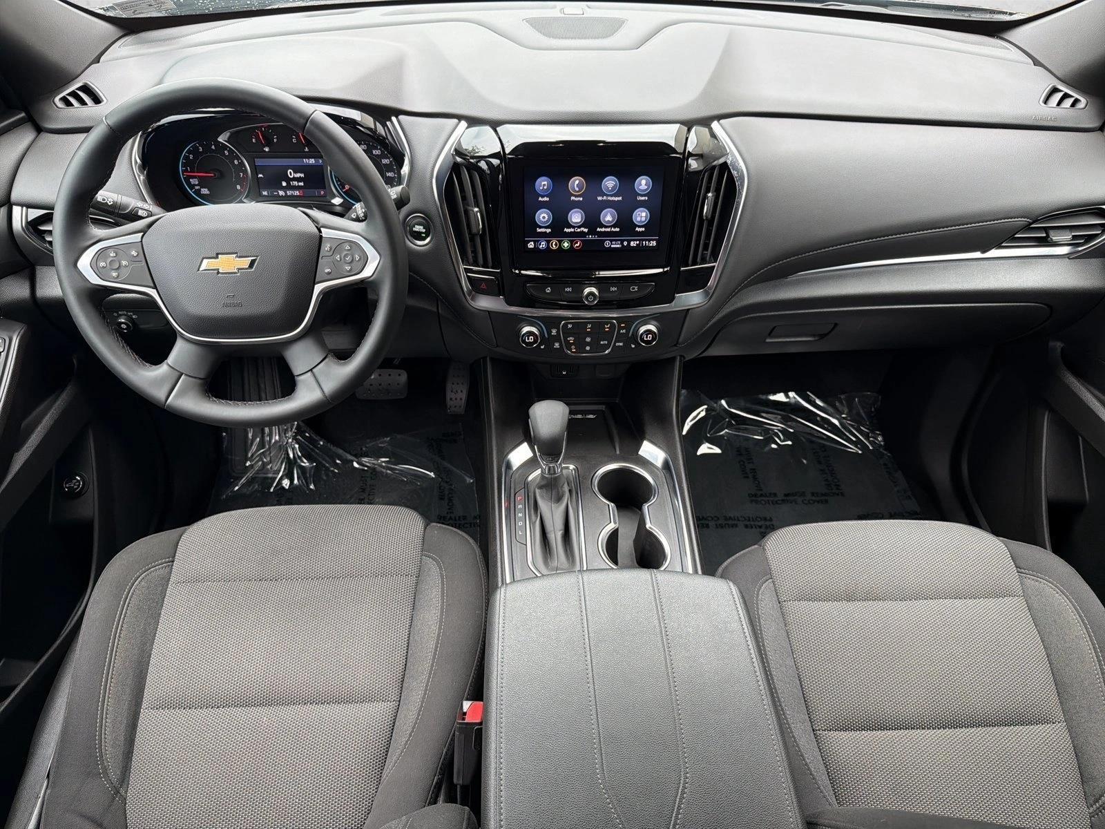 Thumbnail: 2023 Chevrolet Traverse - 3