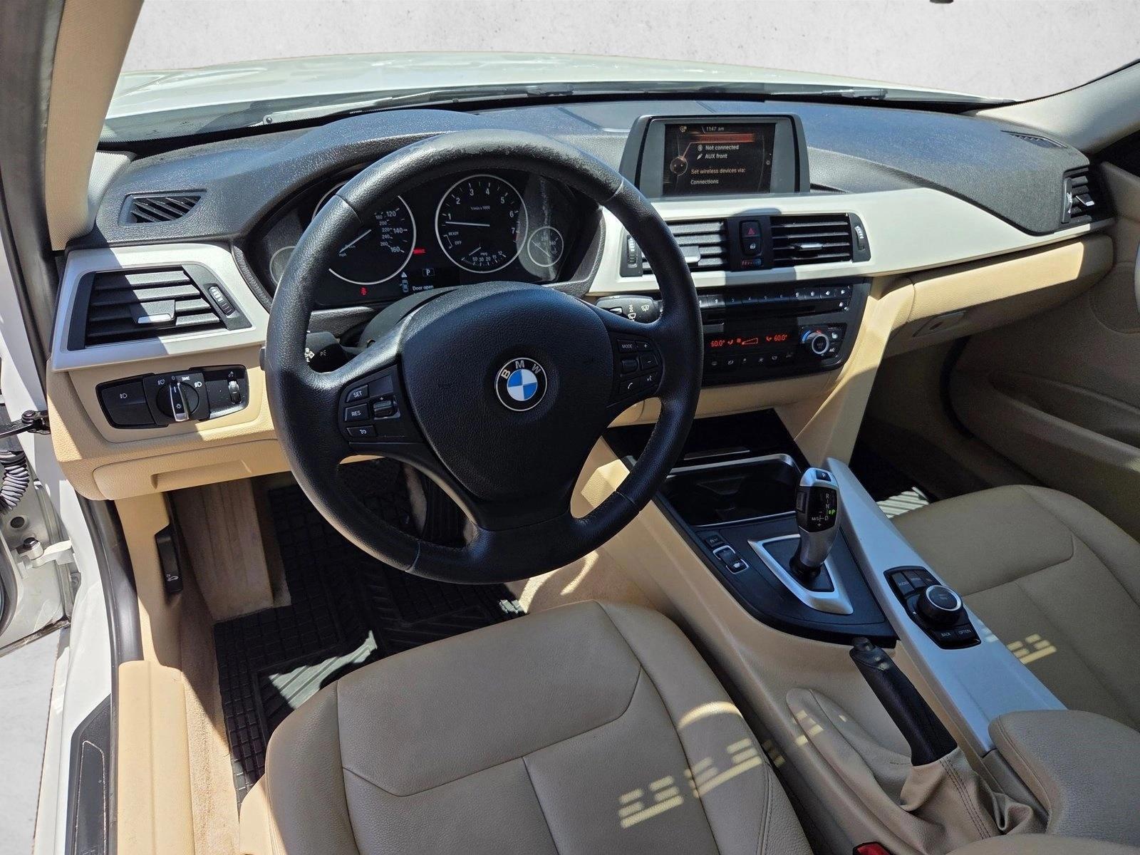 Thumbnail: 2015 BMW 3 Series - 3