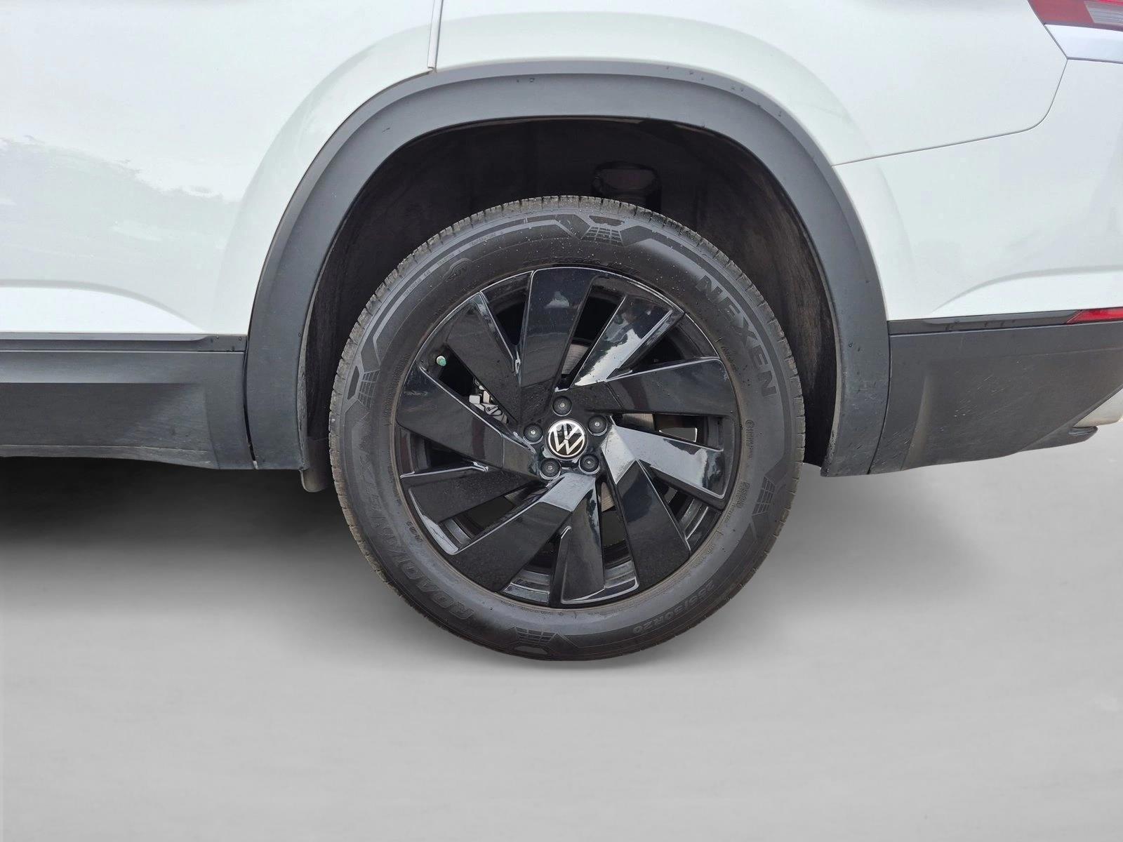 2024 Volkswagen Atlas SE w/Tech - Photo 9