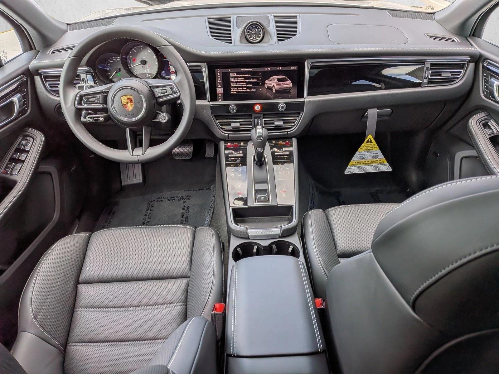 Thumbnail: 2026 Porsche Macan - 5