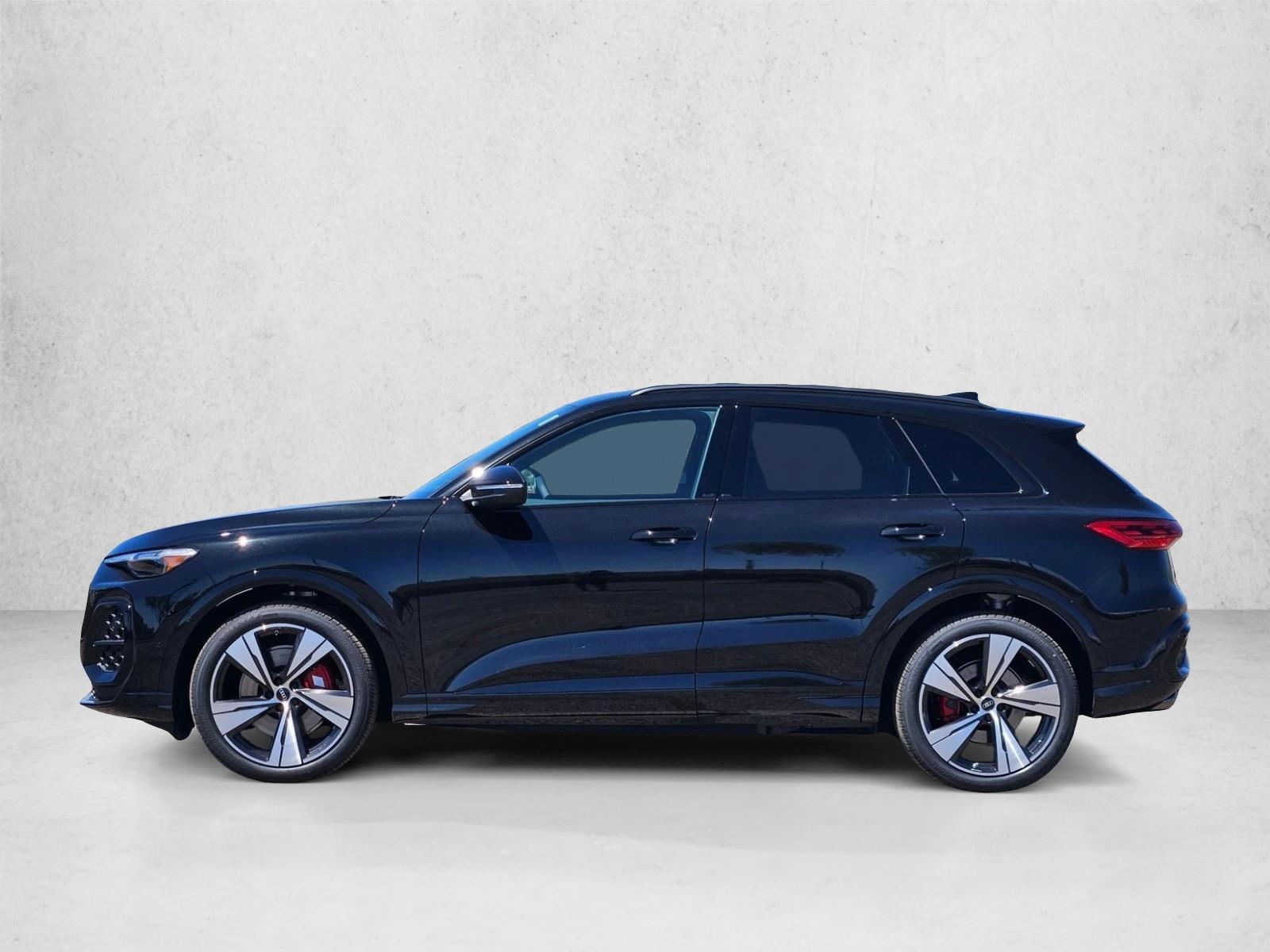 Thumbnail: 2026 Audi SQ5 - 2