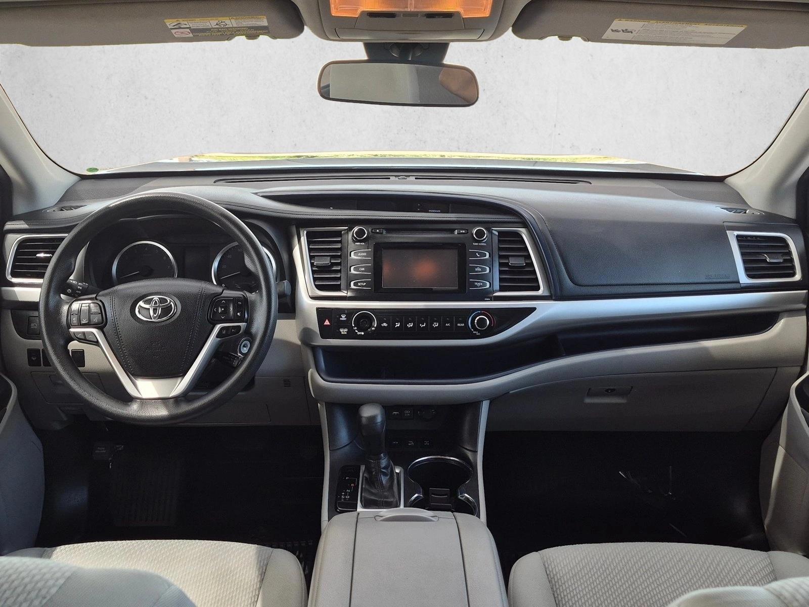 Thumbnail: 2019 Toyota Highlander - 4