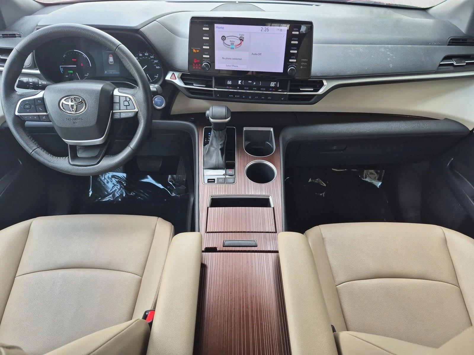 Thumbnail: 2023 Toyota Sienna - 3