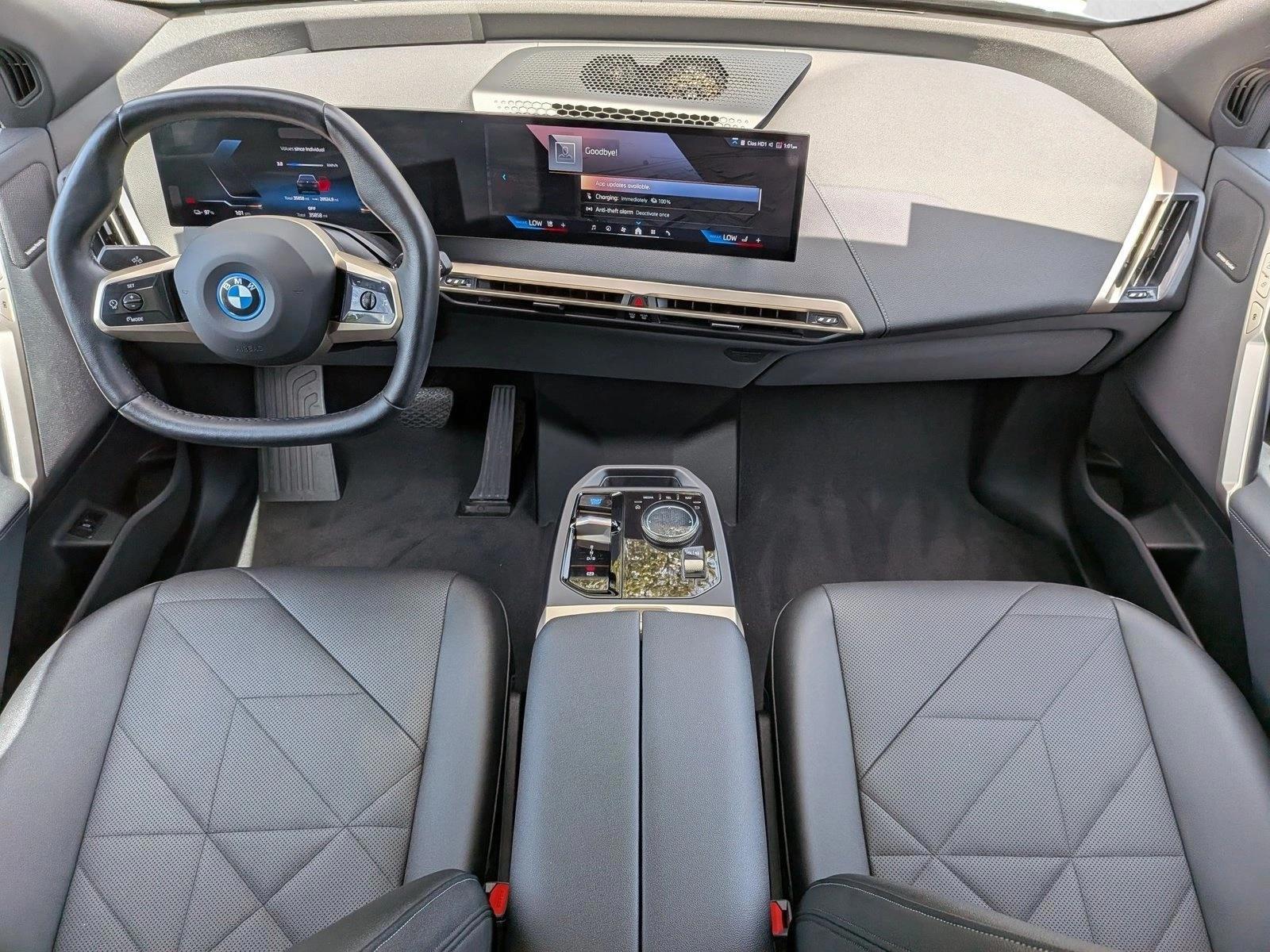 Thumbnail: 2024 BMW iX - 3
