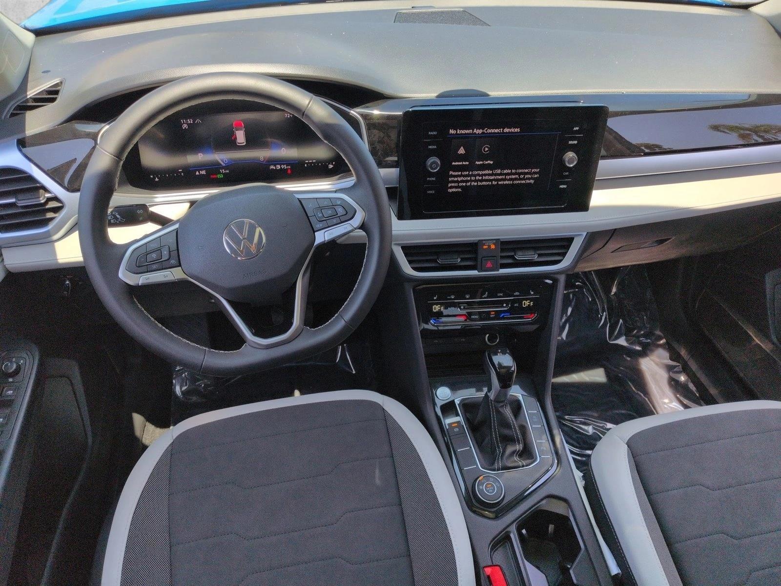 Thumbnail: 2026 Volkswagen Taos - 4