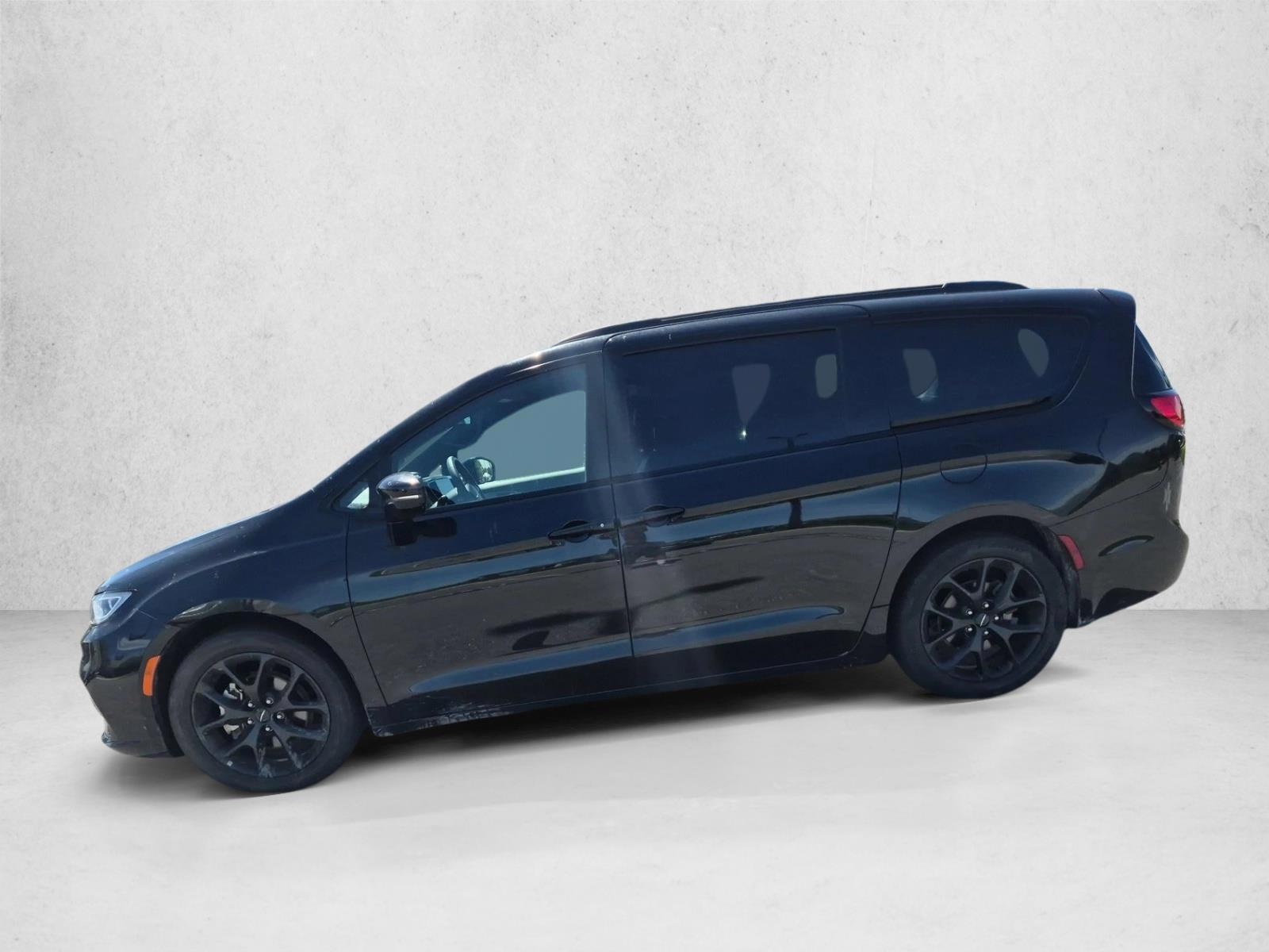 Thumbnail: 2025 Chrysler Pacifica - 2