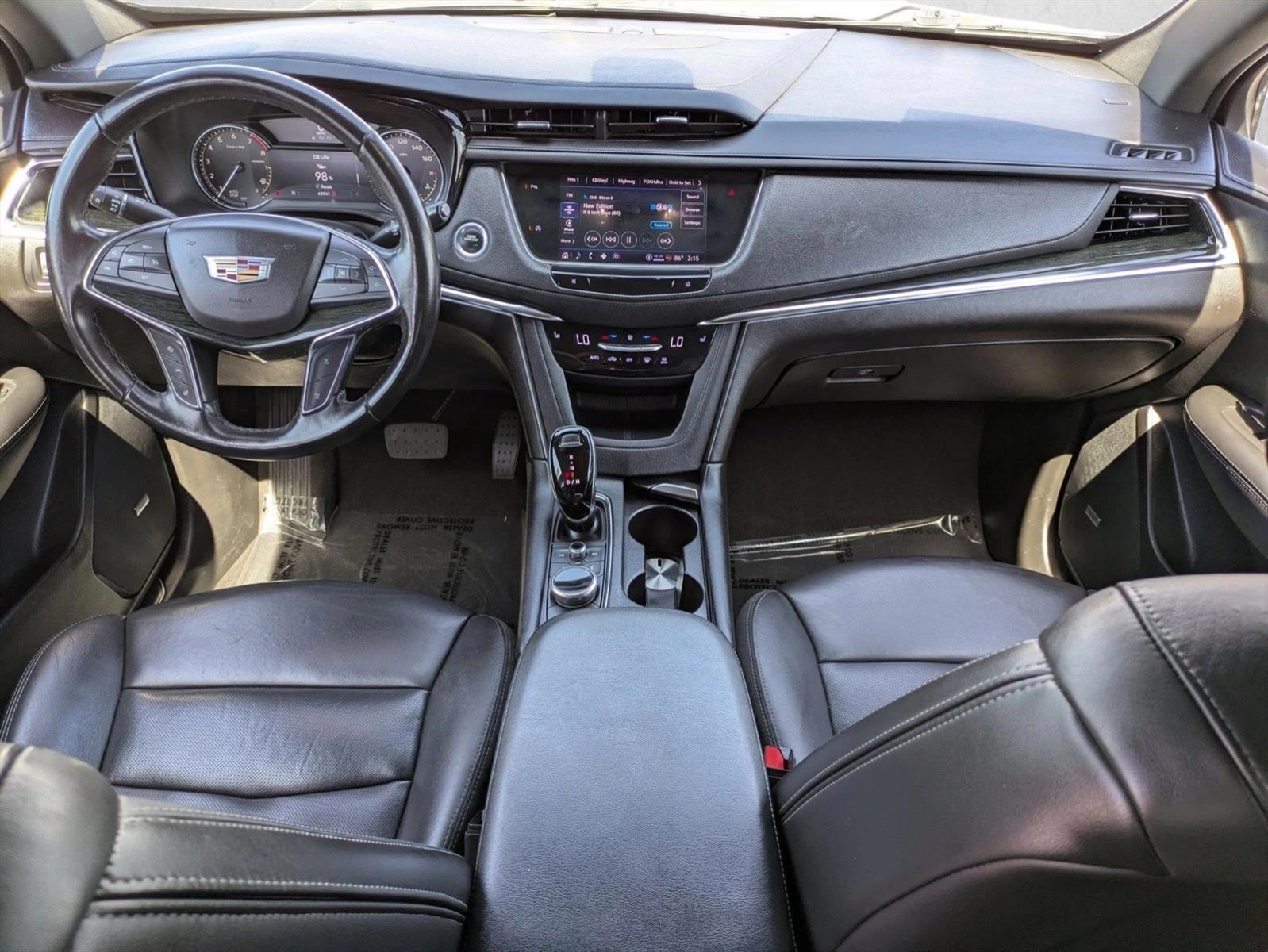 Thumbnail: 2022 Cadillac XT5 - 4