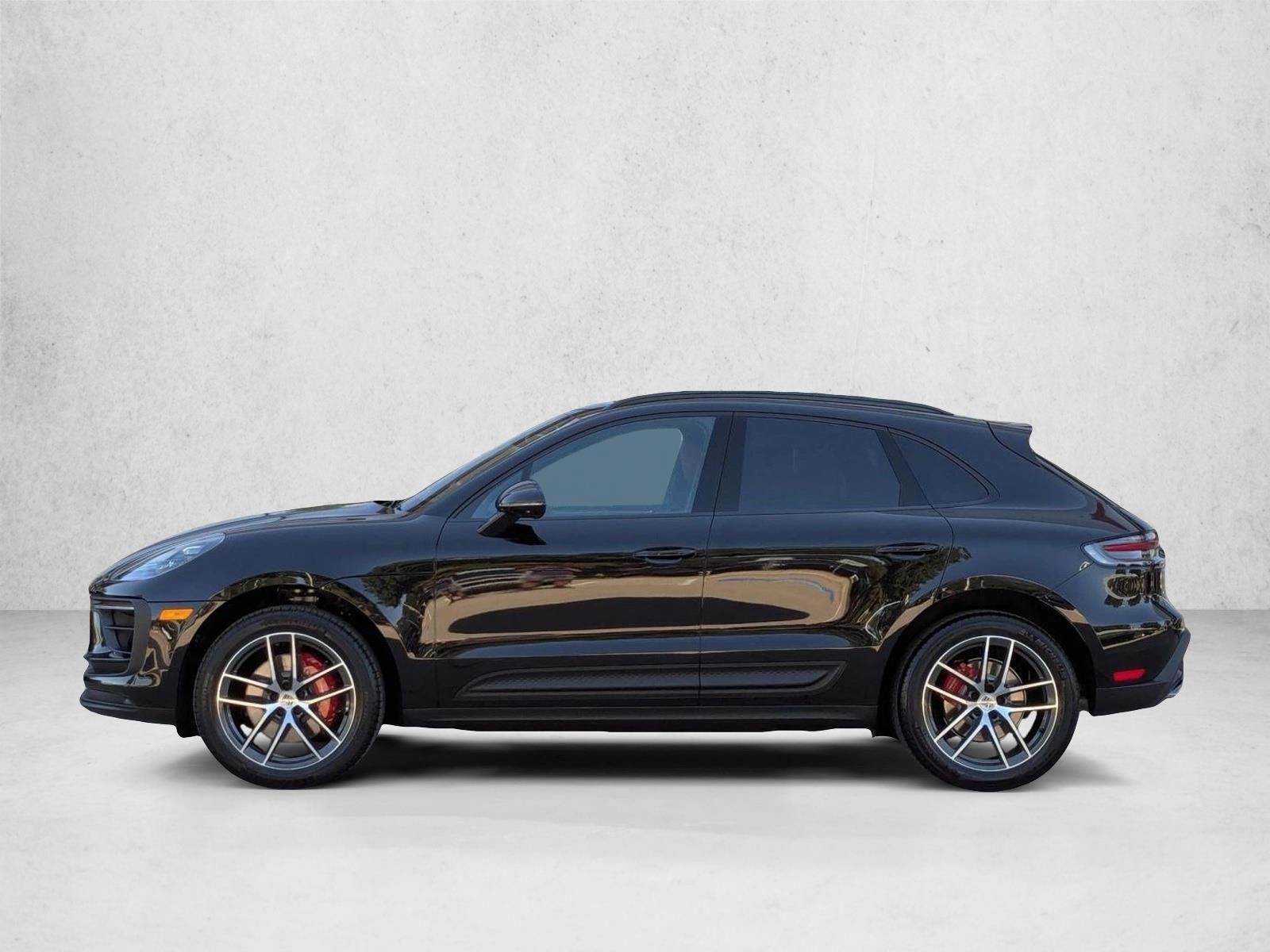 Thumbnail: 2026 Porsche Macan - 2