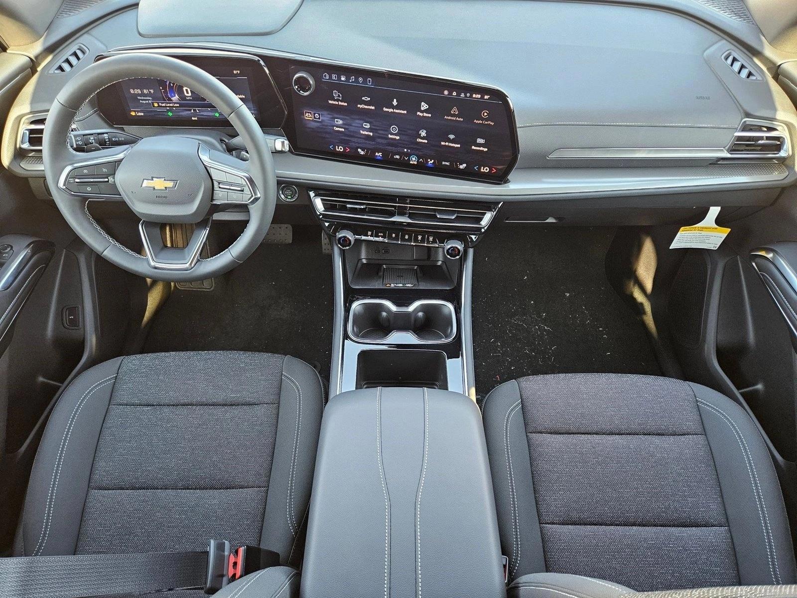 Thumbnail: 2027 Chevrolet Traverse - 4