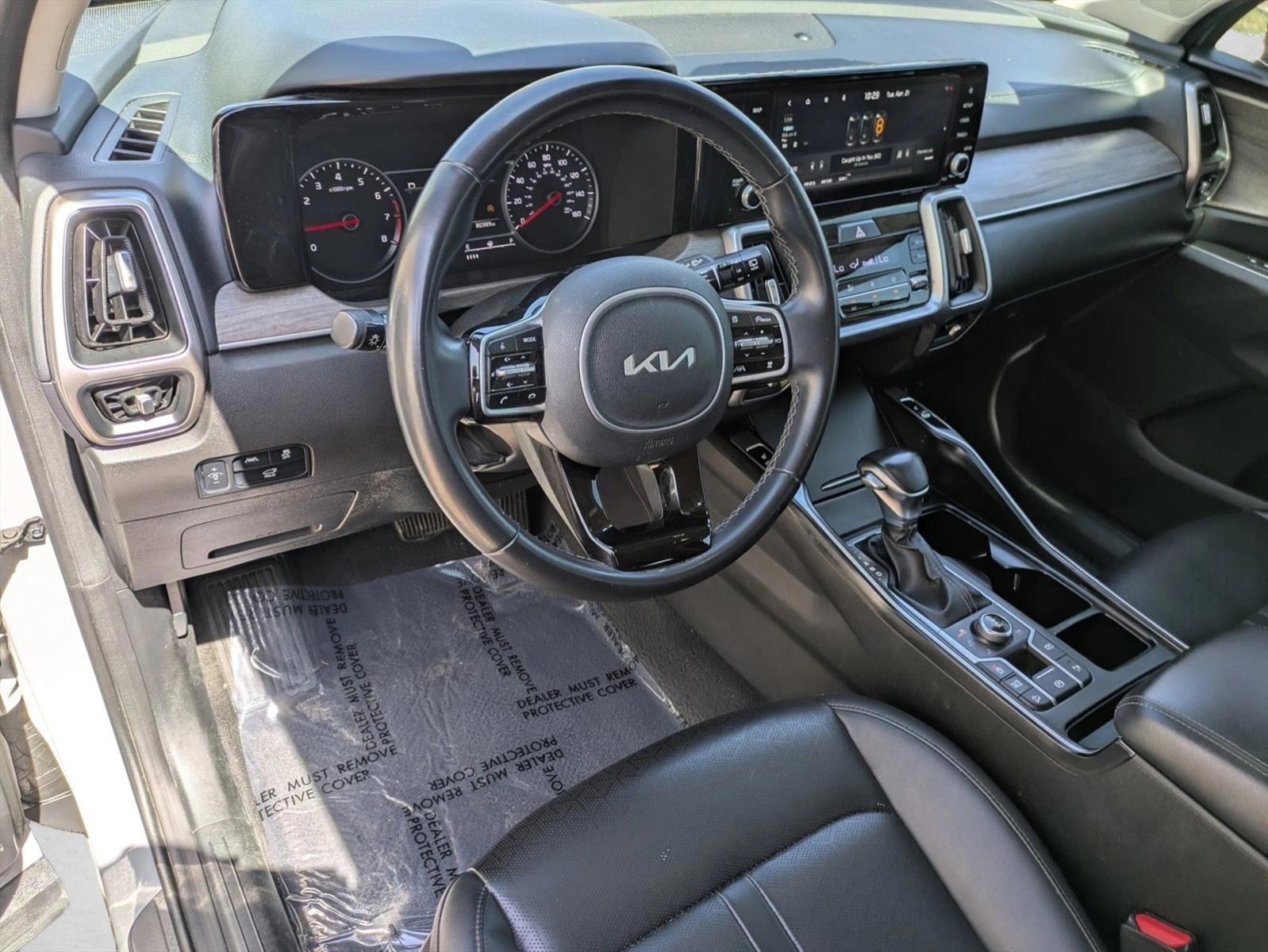 Thumbnail: 2022 Kia Sorento - 3