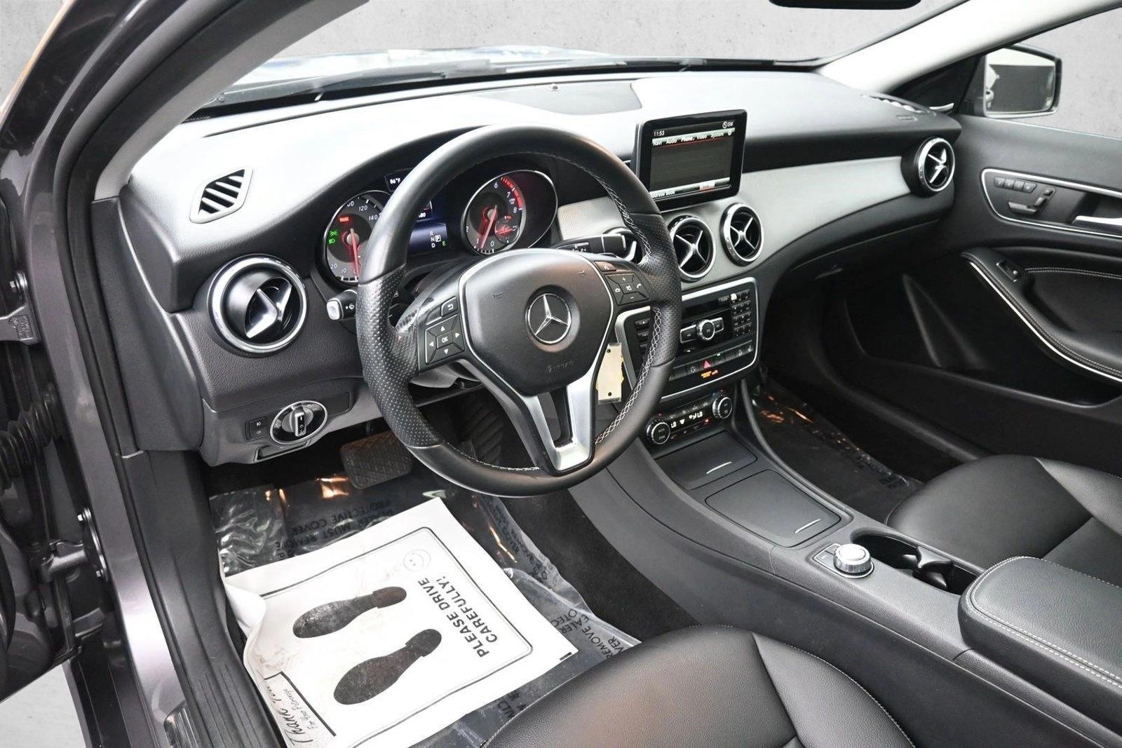 Thumbnail: 2015 Mercedes-Benz GLA - 3