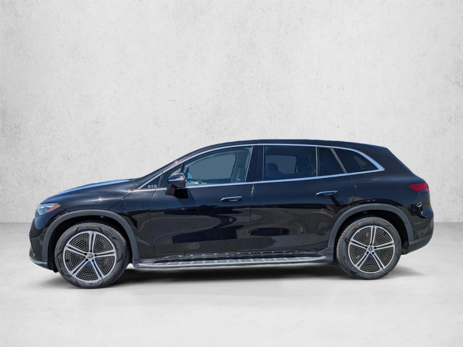 Thumbnail: 2023 Mercedes-Benz EQS - 2