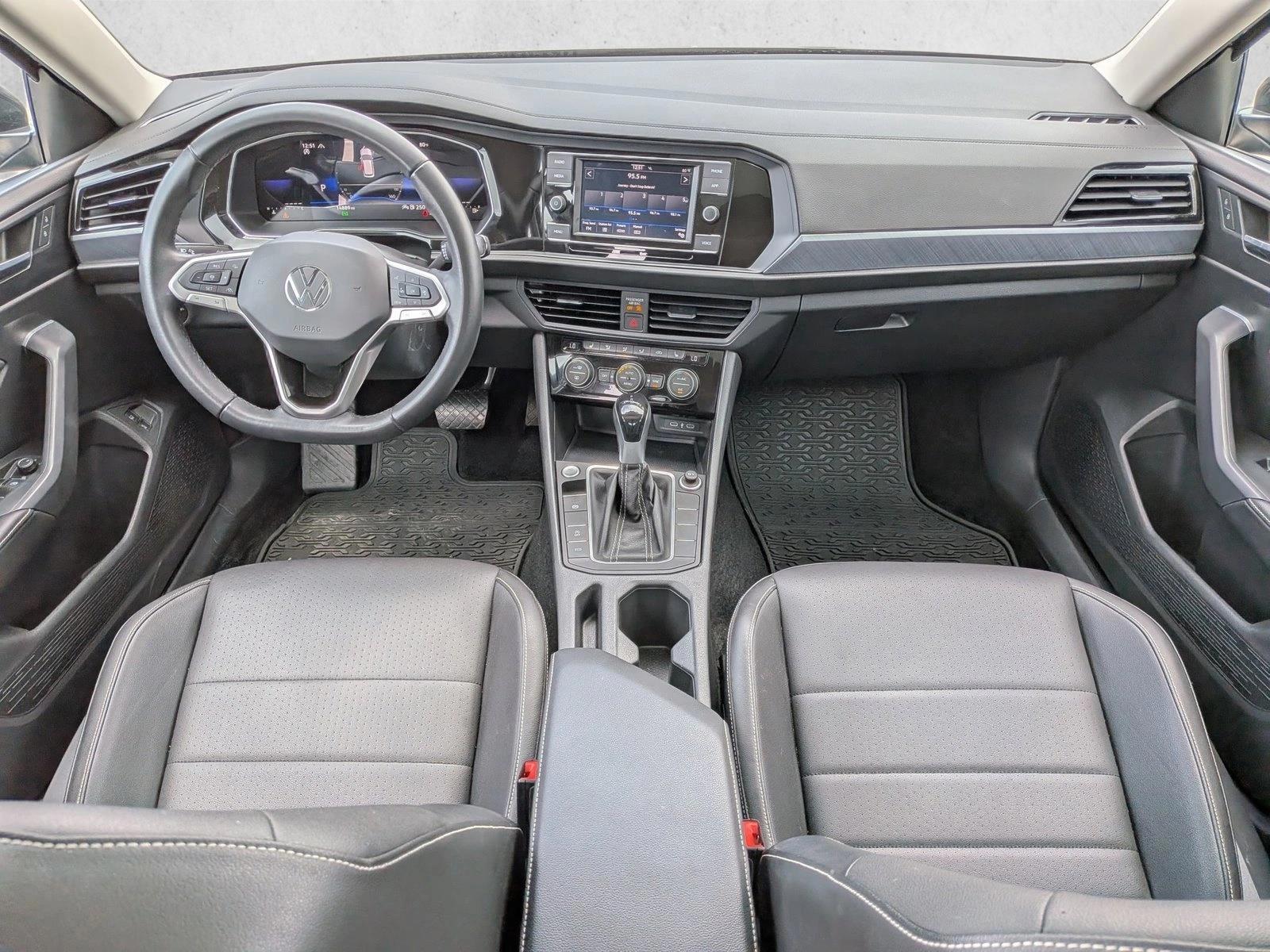 Thumbnail: 2023 Volkswagen Jetta - 3