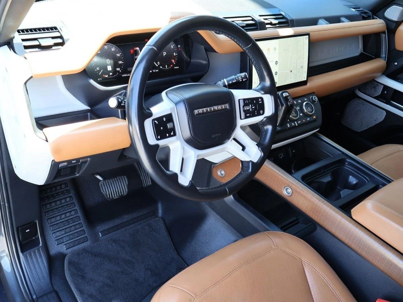 Thumbnail: 2023 Land Rover Defender - 3