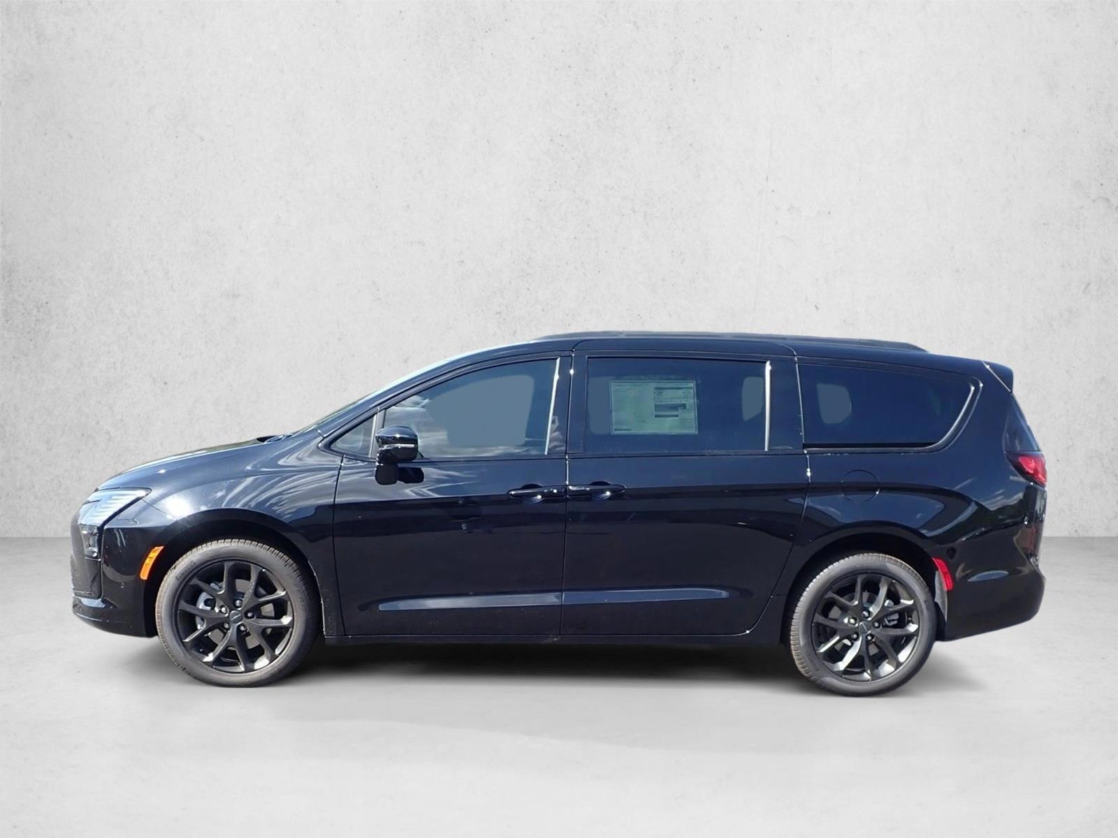 Thumbnail: 2027 Chrysler Pacifica - 2
