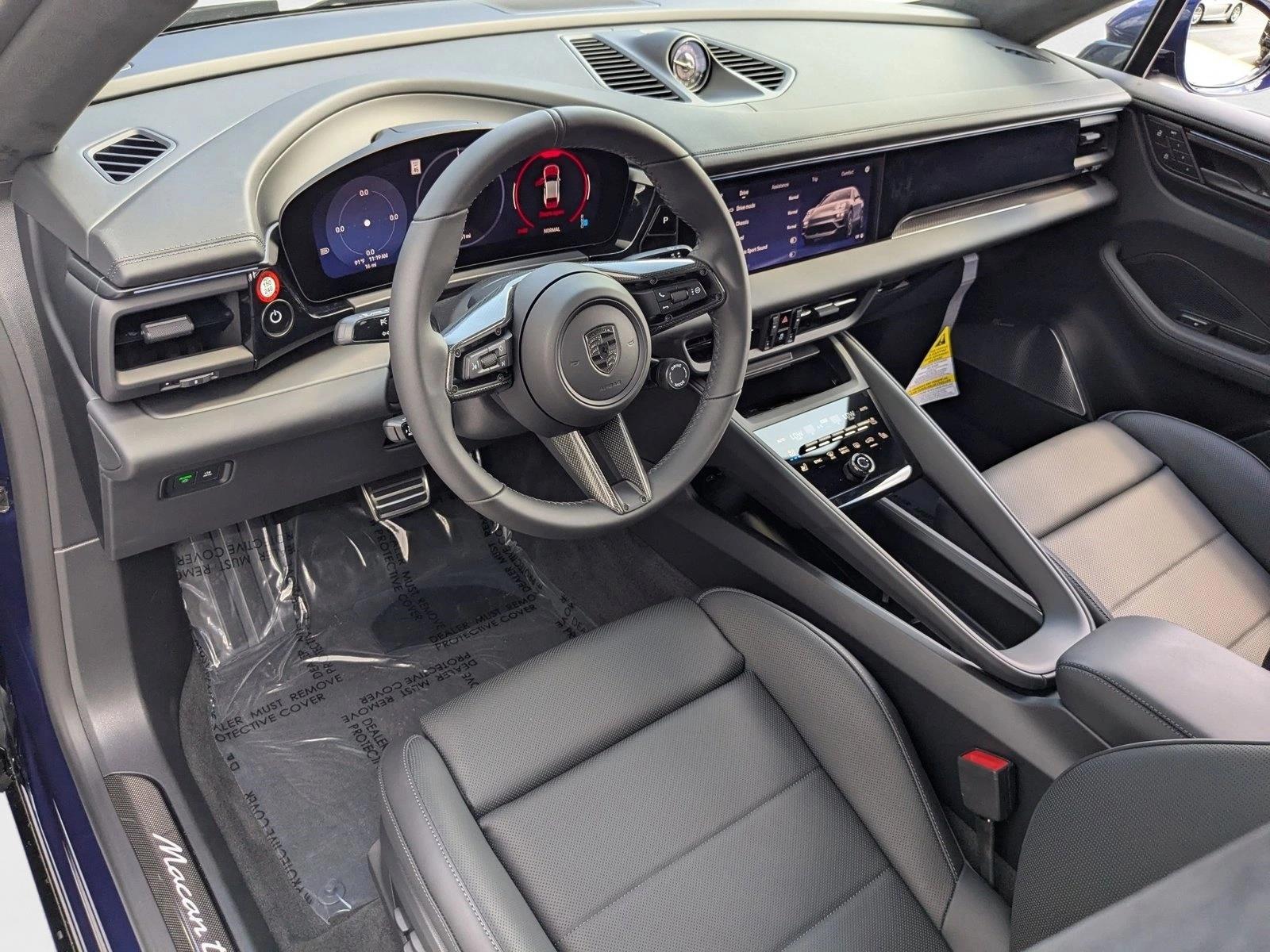 2025 Porsche Macan Turbo Electric - Photo 4