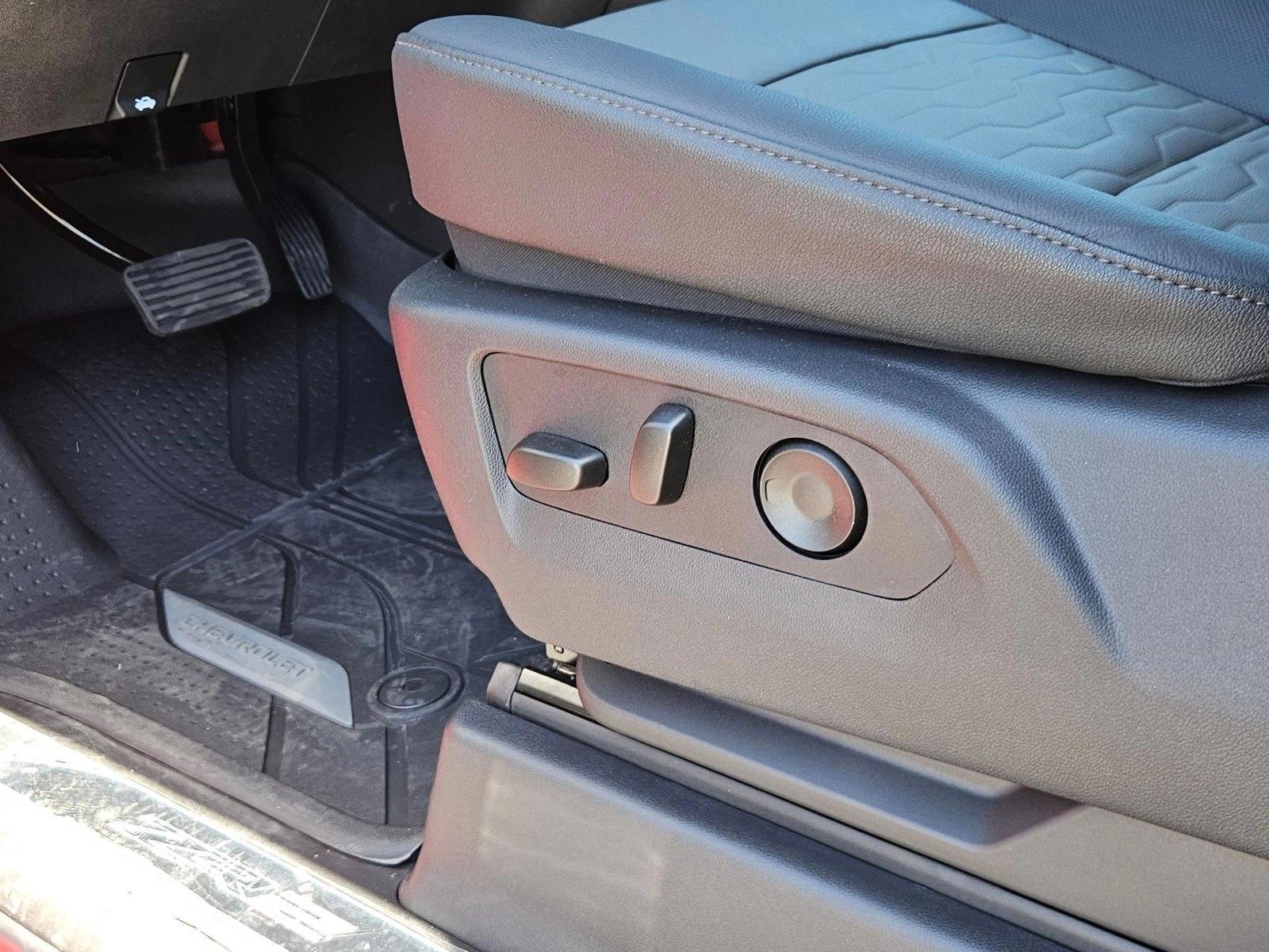 Thumbnail: 2026 Chevrolet Silverado 1500 - 5