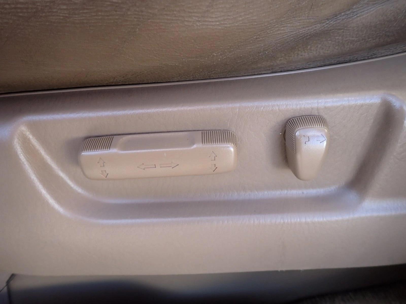 Thumbnail: 2004 Honda Pilot - 3