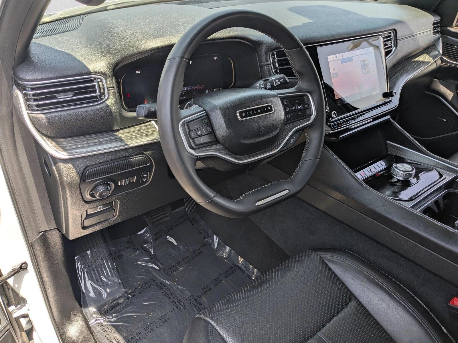 Thumbnail: 2024 Jeep Wagoneer - 3