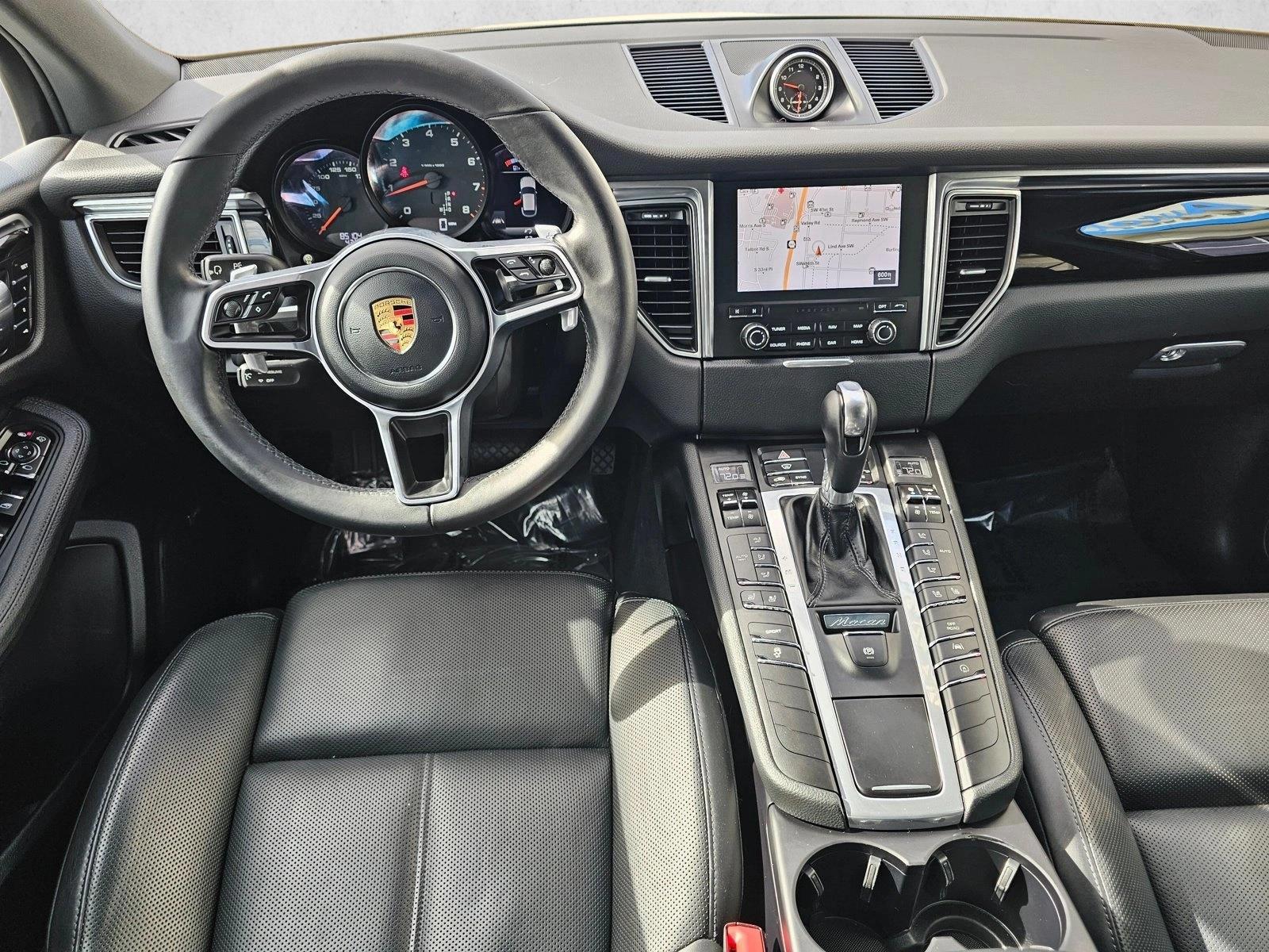 Thumbnail: 2018 Porsche Macan - 3