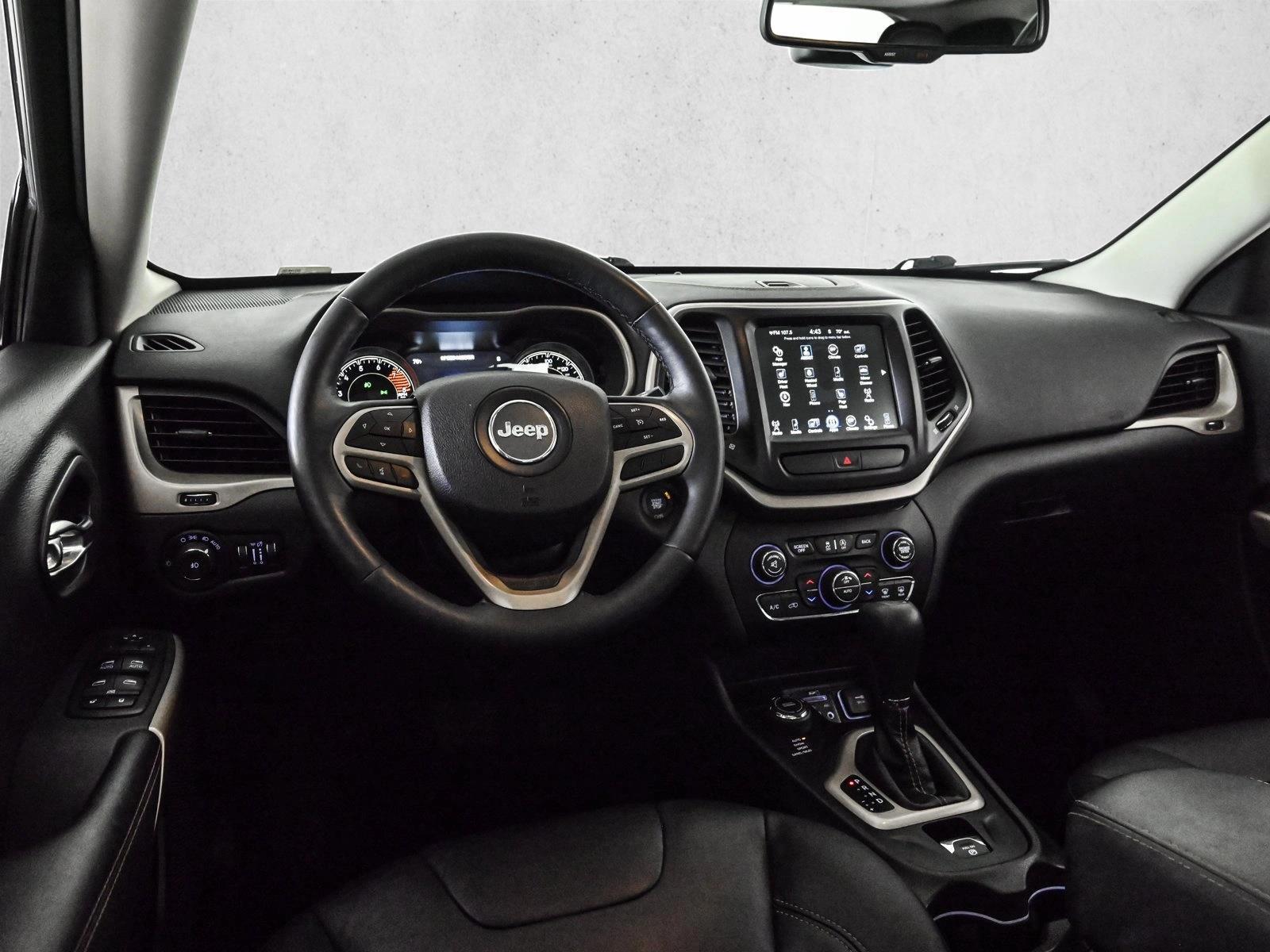 Thumbnail: 2017 Jeep Cherokee - 3