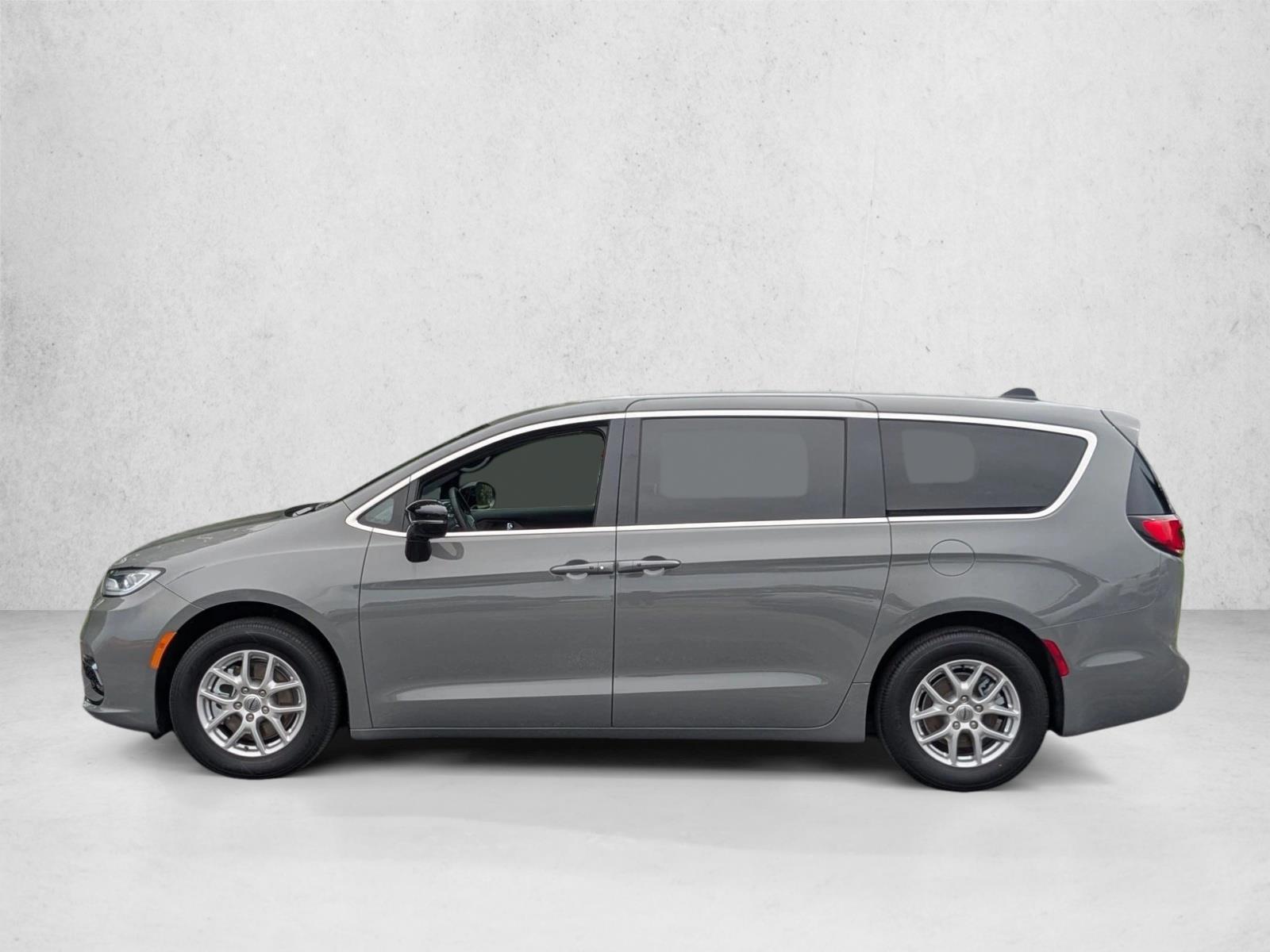 Thumbnail: 2025 Chrysler Pacifica - 2