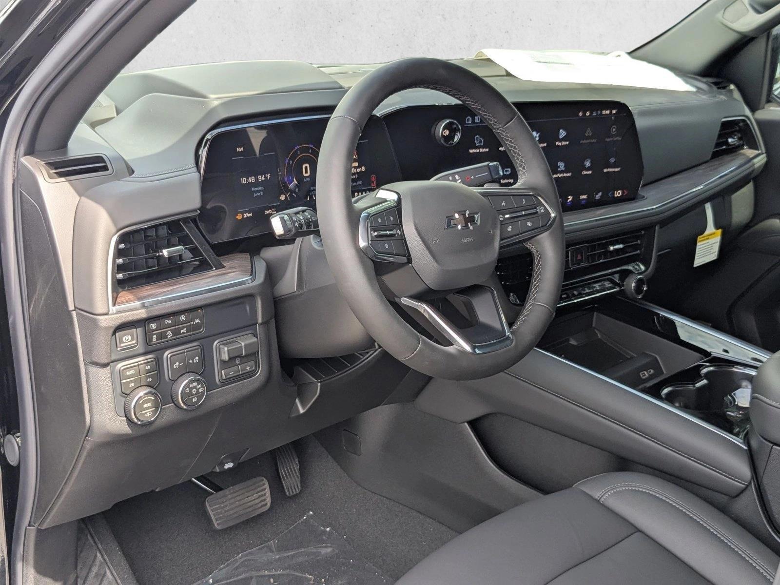 Thumbnail: 2026 Chevrolet Suburban - 3