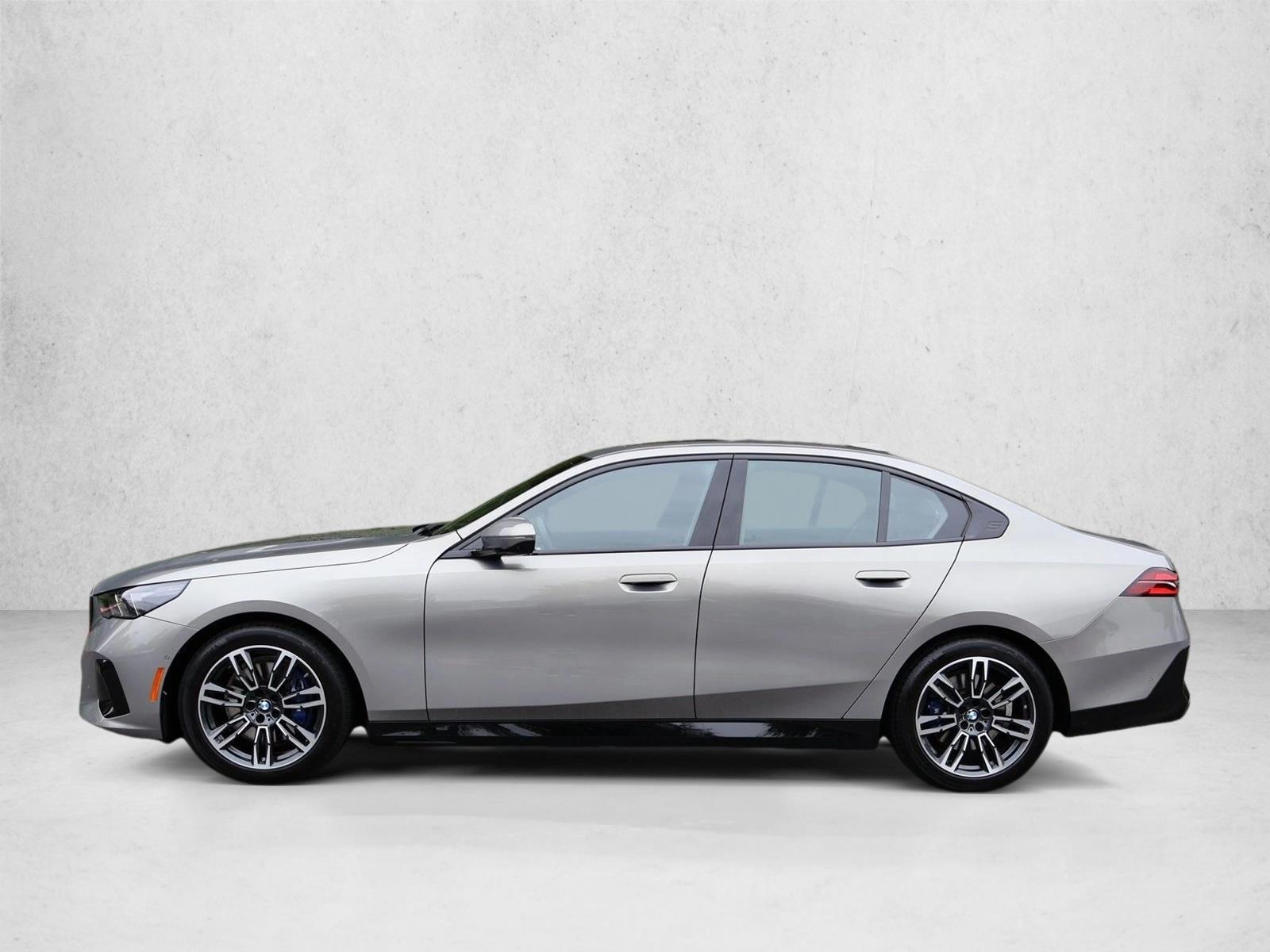 Thumbnail: 2026 BMW 5 Series - 2