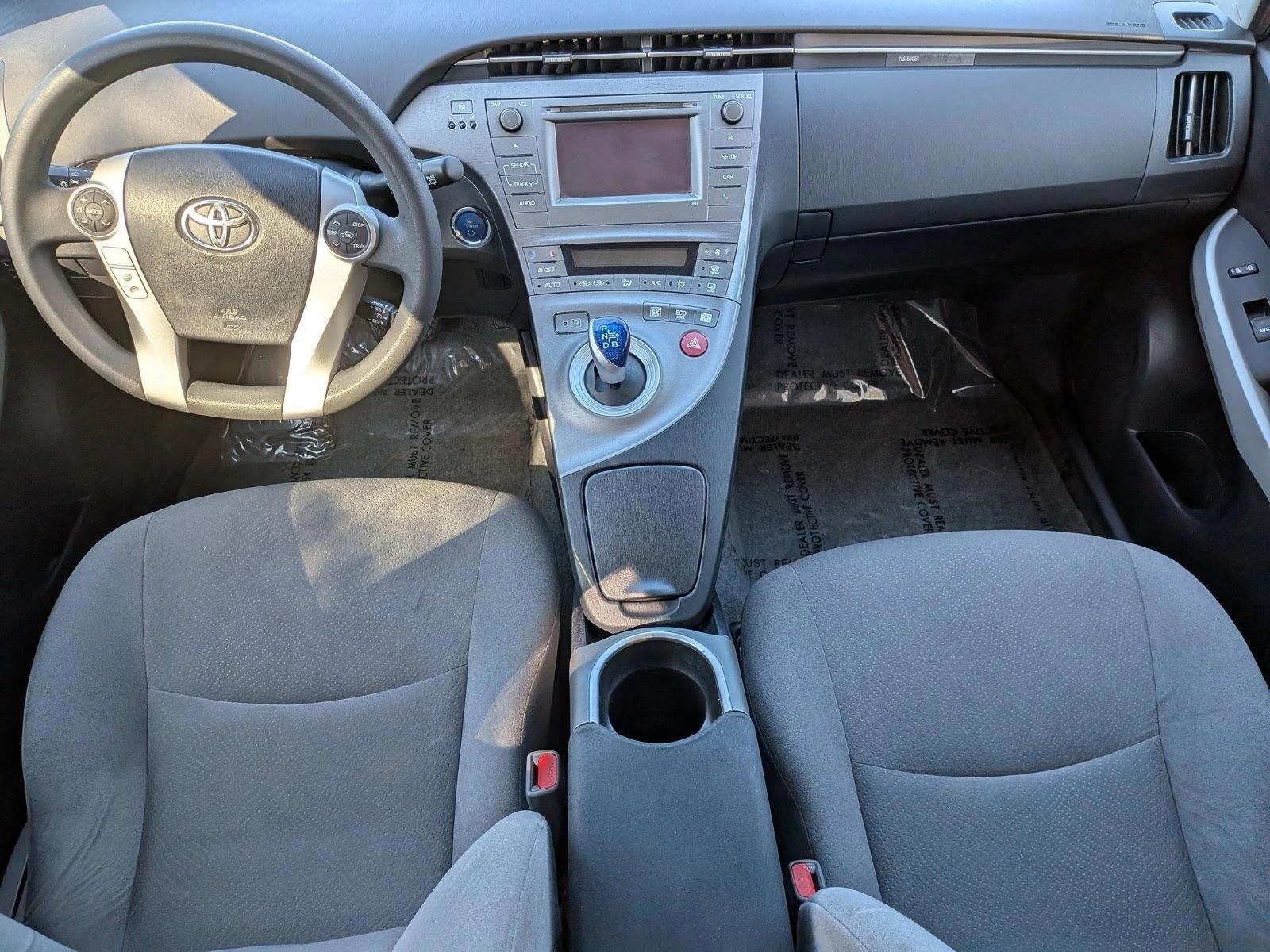 Thumbnail: 2015 Toyota Prius - 3