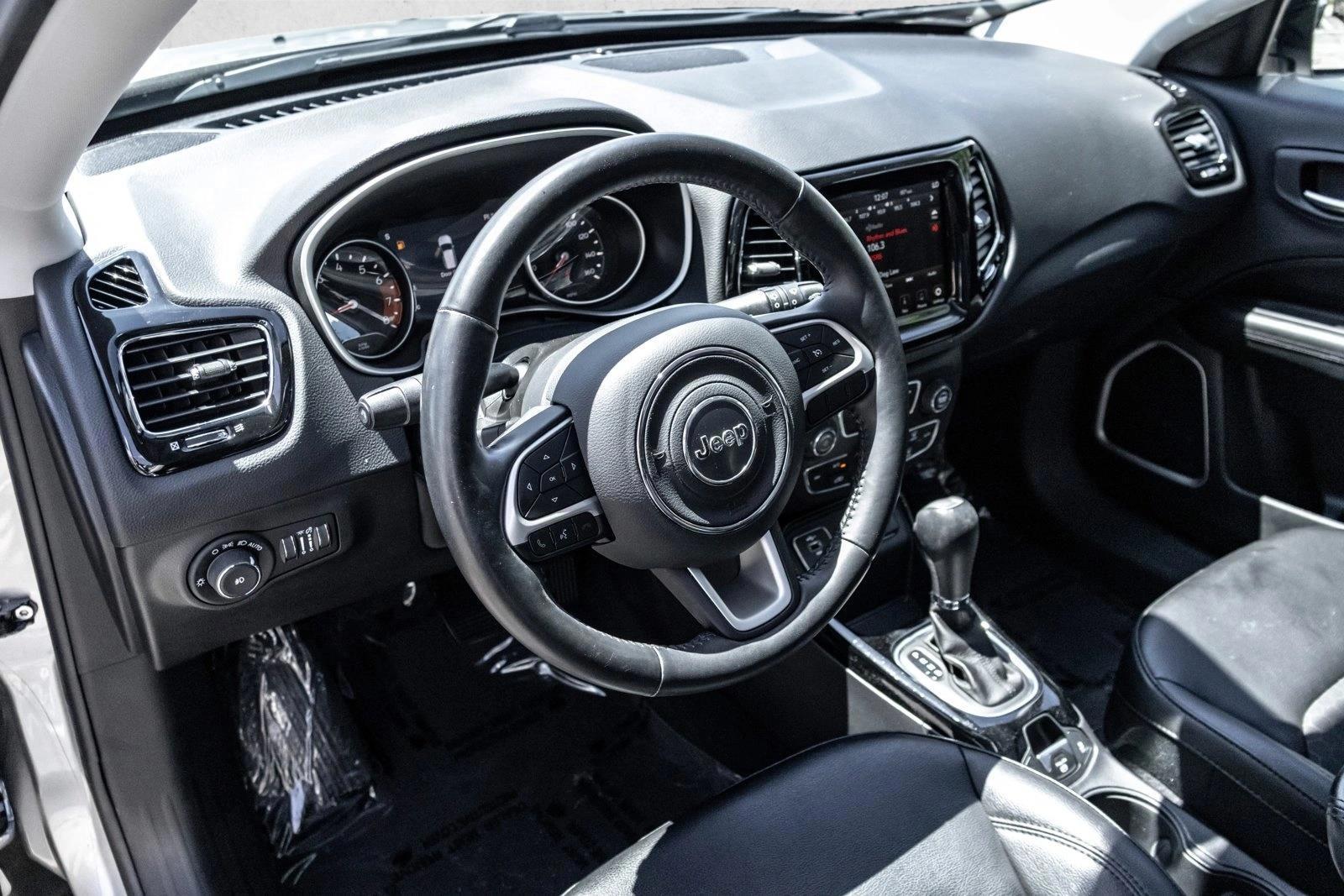 Thumbnail: 2019 Jeep Compass - 3
