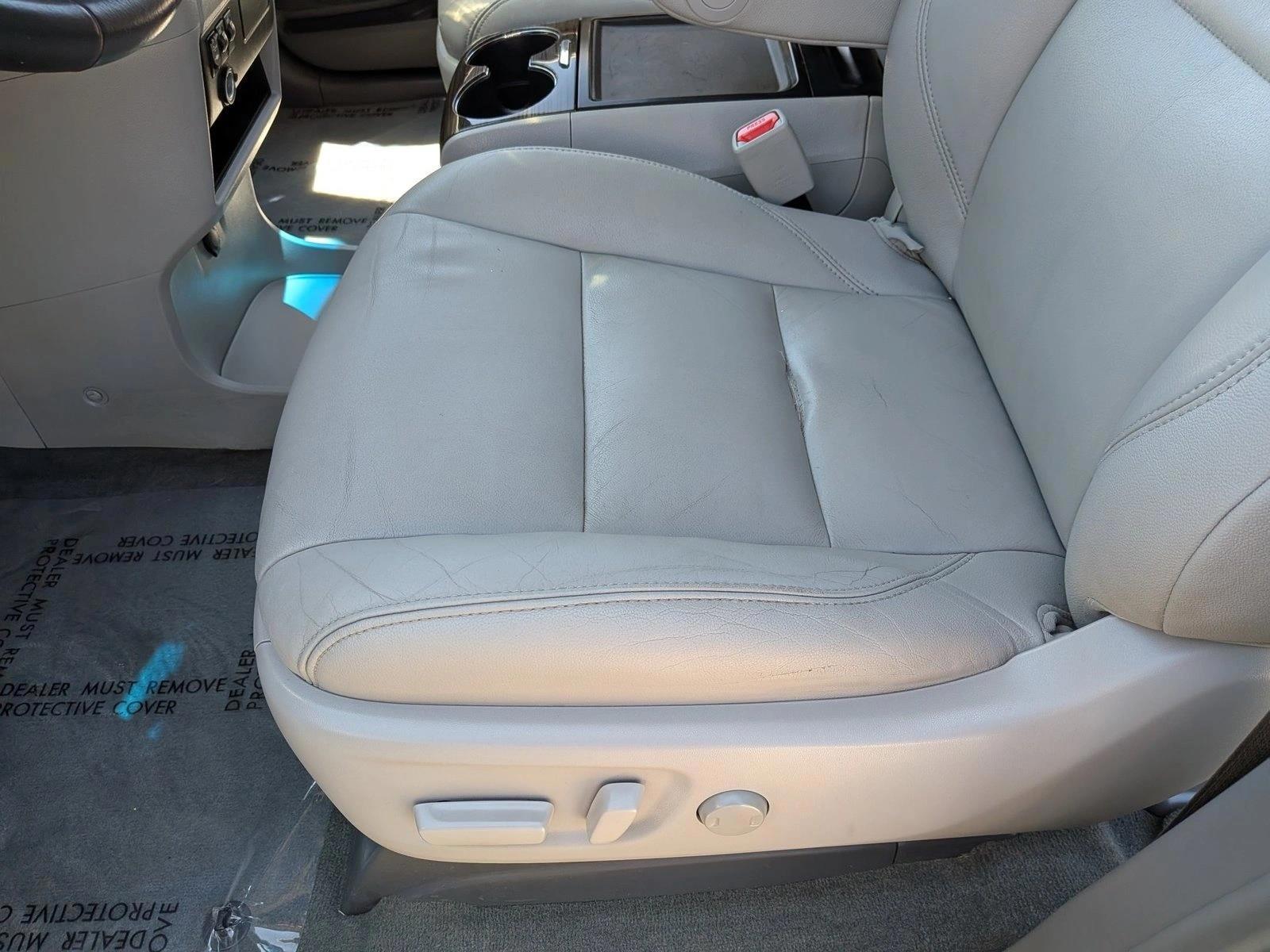 Thumbnail: 2016 Toyota Sienna - 4