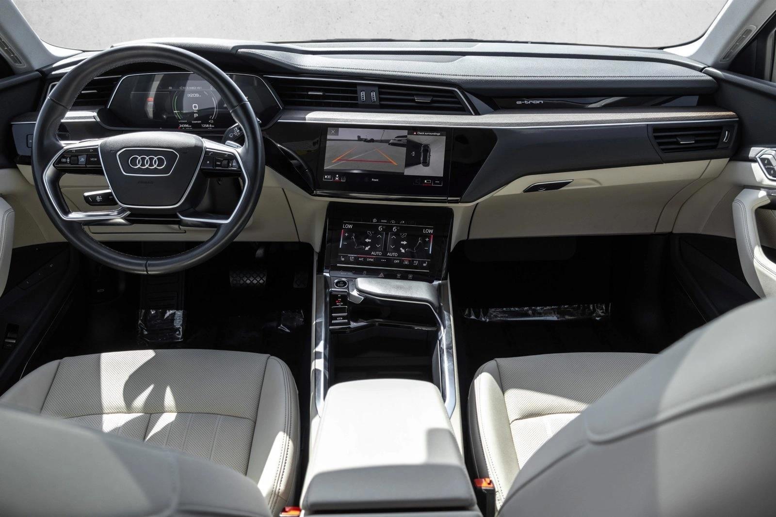 Thumbnail: 2024 Audi Q8 e-tron - 4