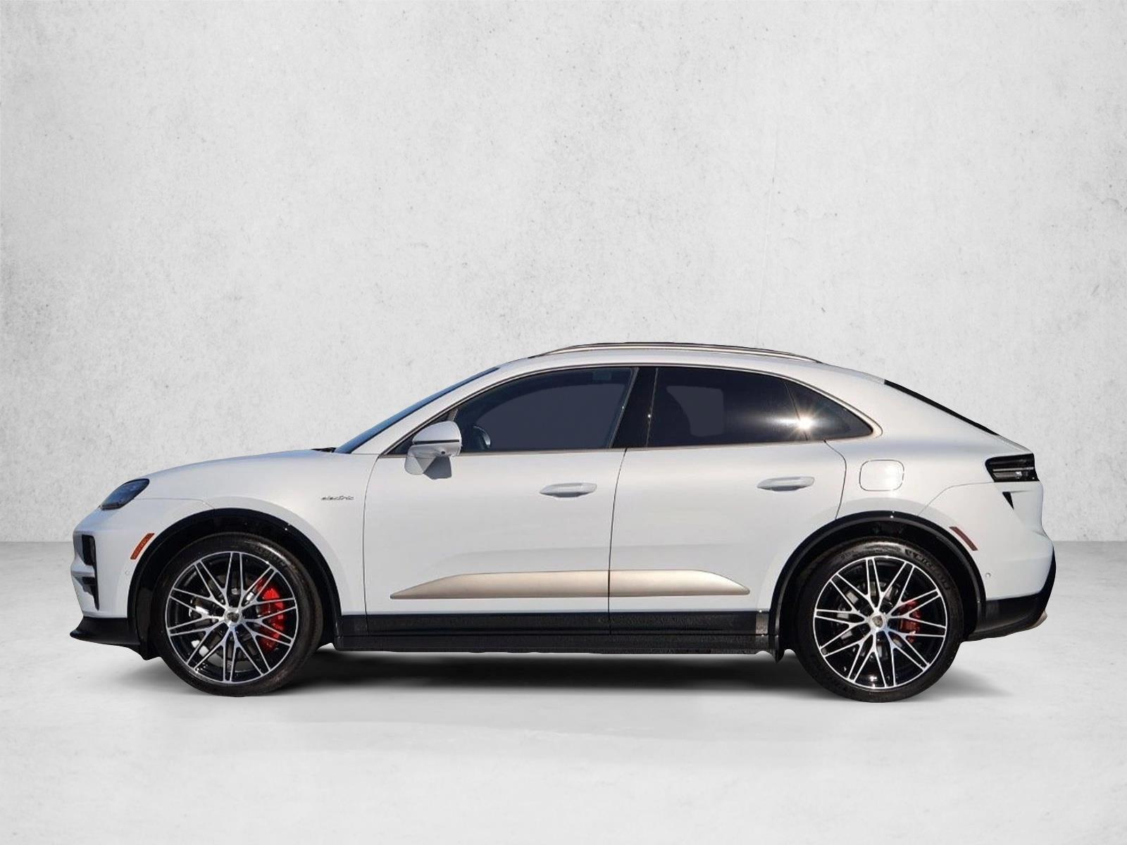 Thumbnail: 2026 Porsche Macan - 2