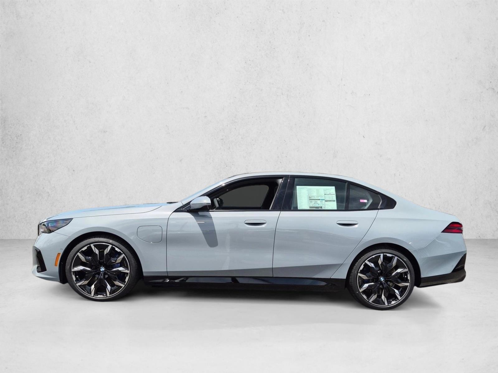 Thumbnail: 2027 BMW 5 Series - 2